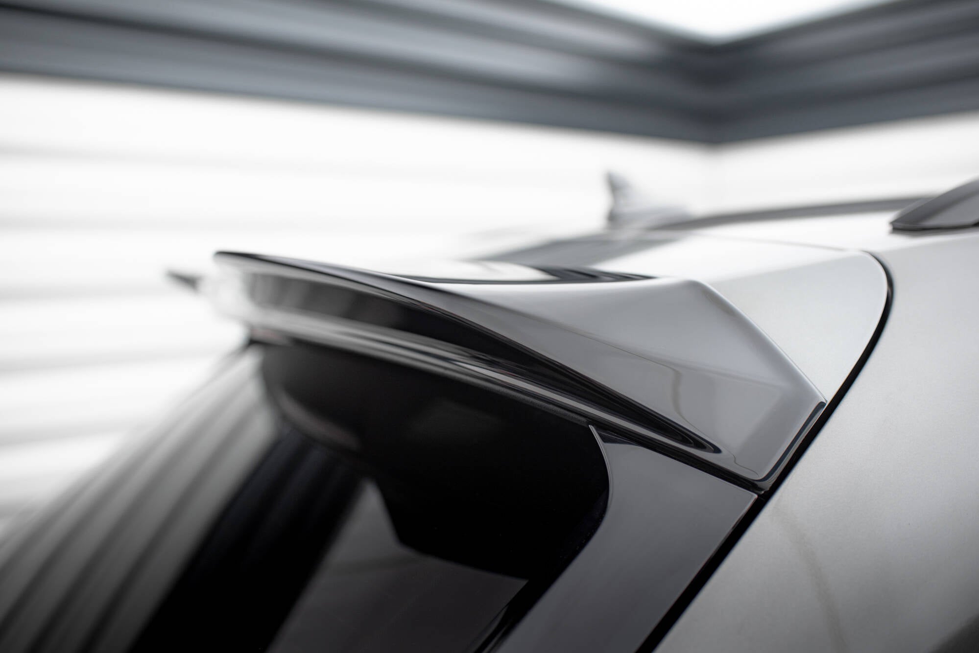 Maxton Design Höher Spoiler CAP 3D passend für Bentley Bentayga Mk1 schwarz Hochglanz