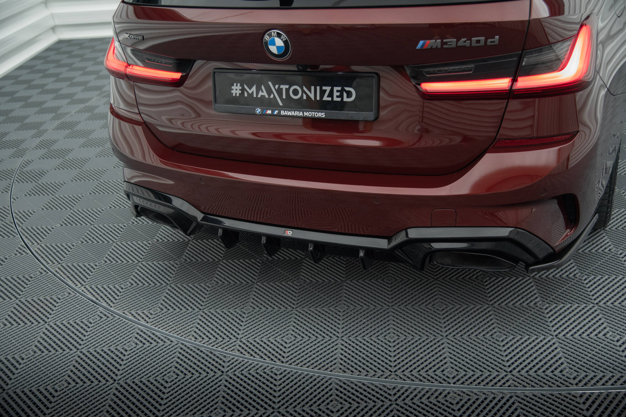 Maxton Design Diffusor Heck Ansatz für BMW M340i G20 / G21 (Passend für Fahrzeuge mit Anhängerkupplung) schwarz Hochglanz