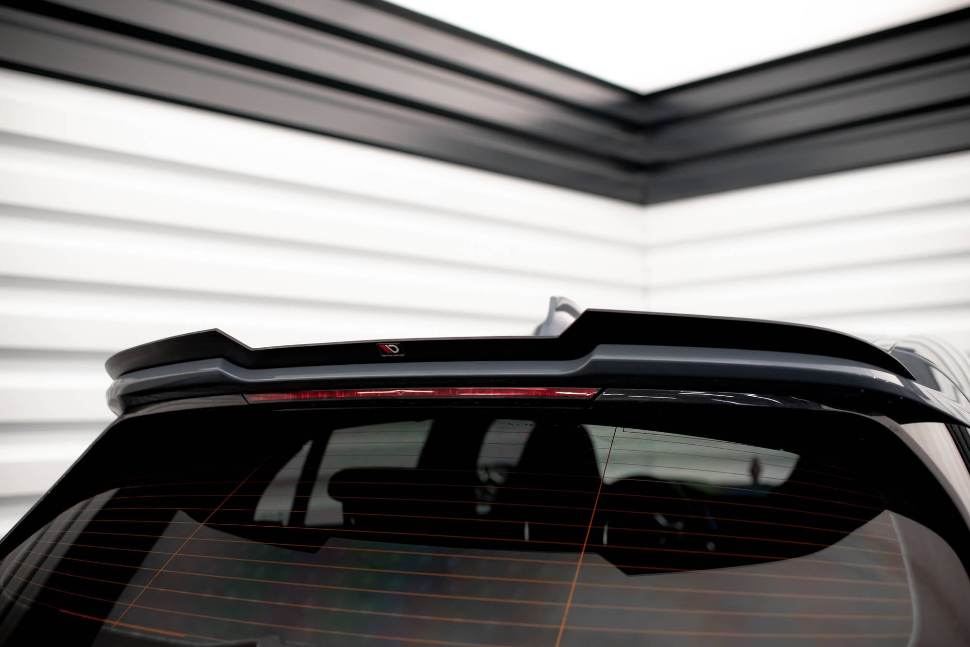 Maxton Design Spoiler CAP V.2 passend für BMW 1er M135i / 128ti / M-Paket F40 schwarz Hochglanz