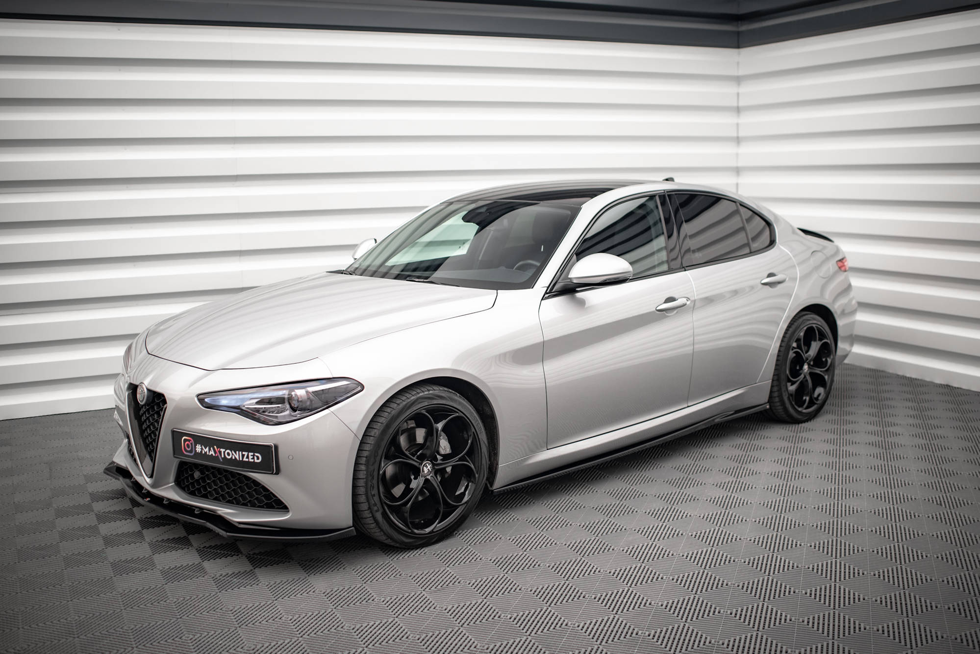 Maxton Design Street+ Seitenschweller Leisten passend für Alfa Romeo Giulia Sport schwarz Hochglanz