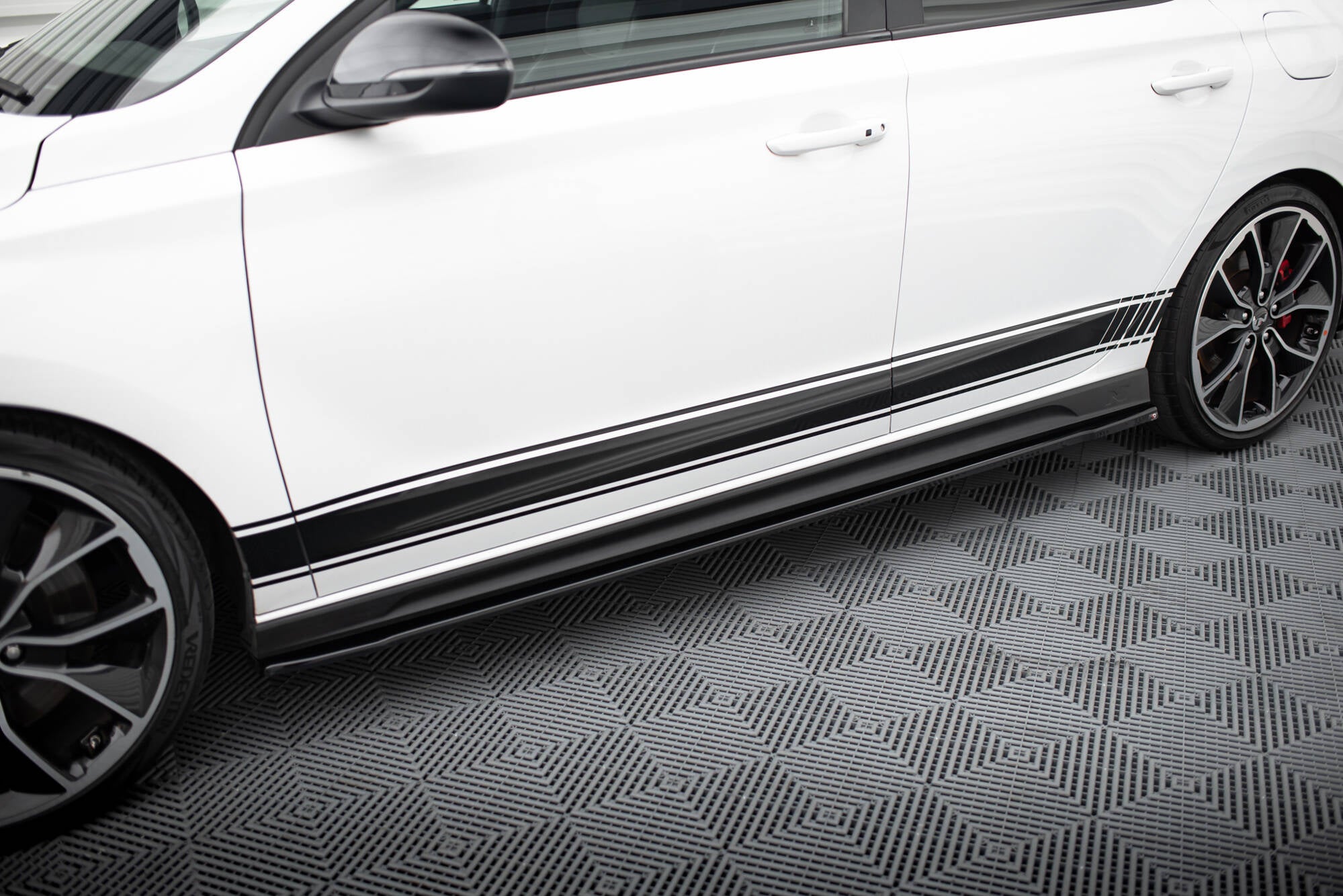 Maxton Design Street+ Seitenschweller Leisten passend für V.4 Hyundai I30 N / N-Line Hatchback / Fastback Mk3 / Mk3 Facelift schwarz Hochglanz