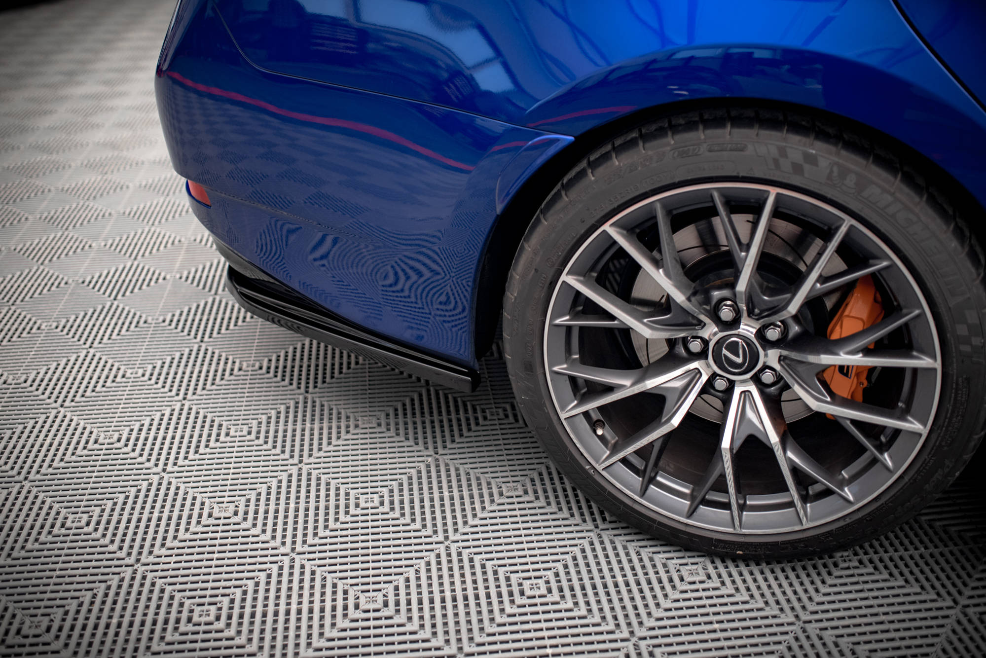 Maxton Design Heck Ansatz Flaps Diffusor für Lexus GS F Mk4 Facelift Carbon Look