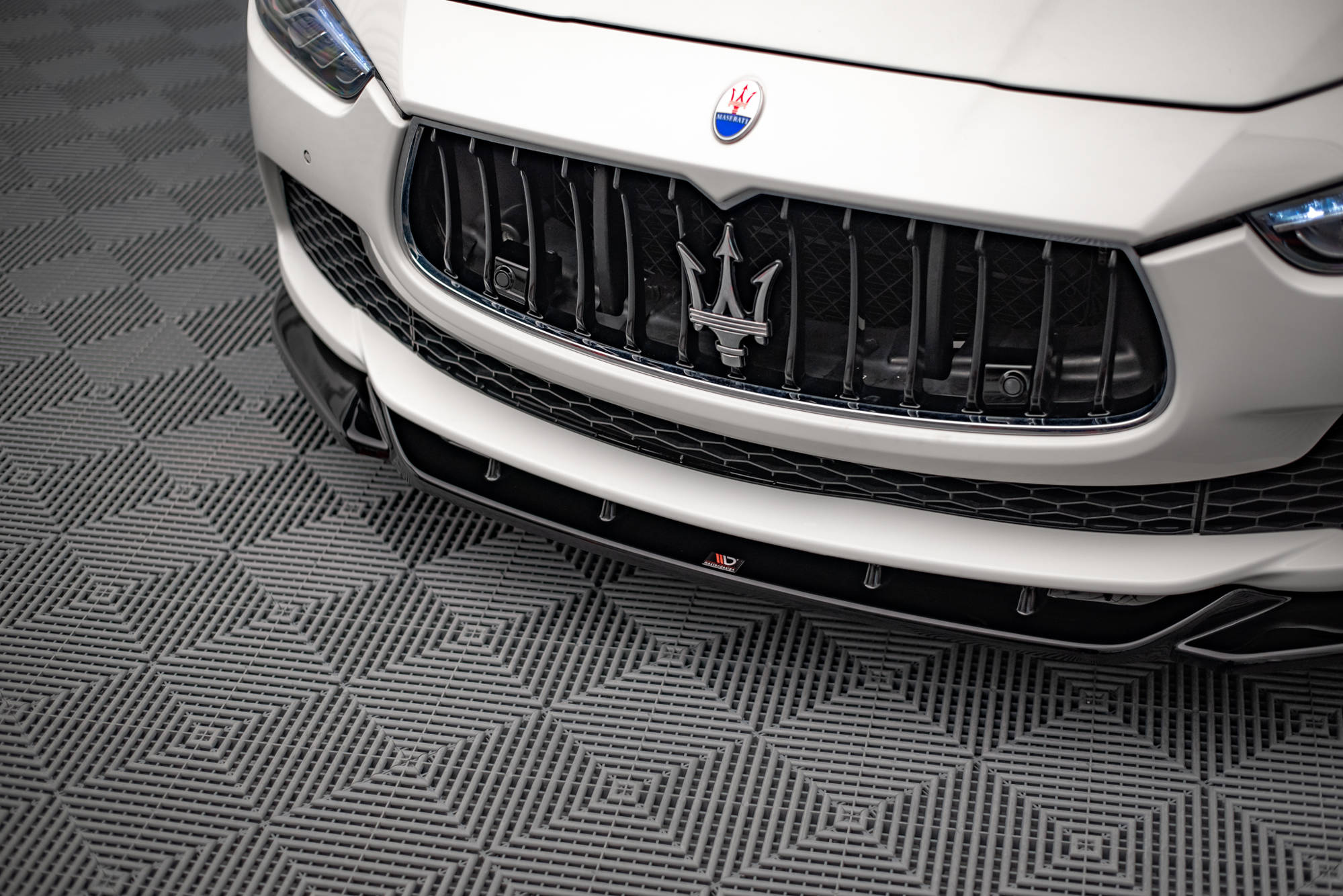 Maxton Design Street+ Spoilerlippe Front Ansatz V.1 passend für Maserati Ghibli Mk3 schwarz Hochglanz