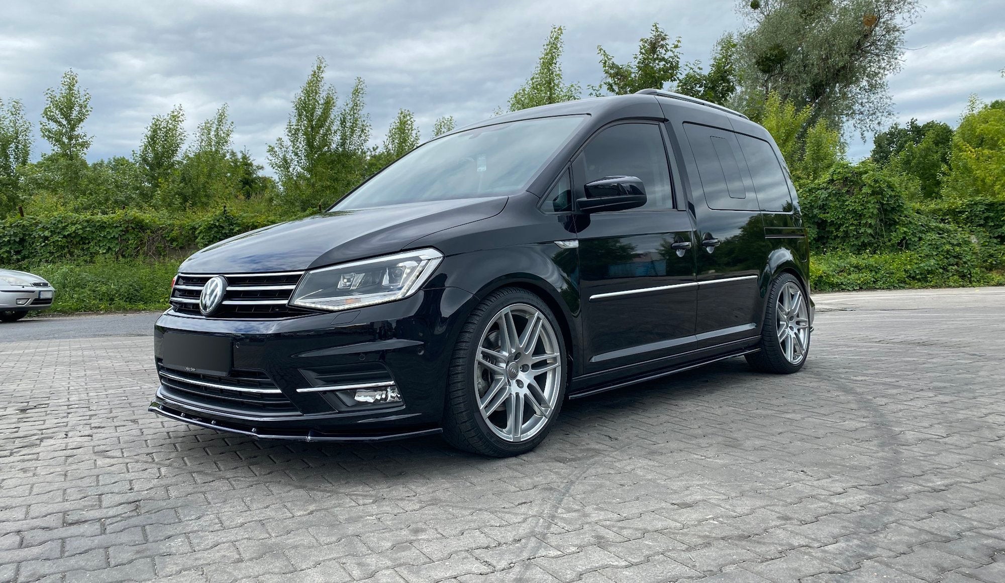 Maxton Design Street+ Seitenschweller Leisten passend für VW Caddy Mk. 4 schwarz Hochglanz