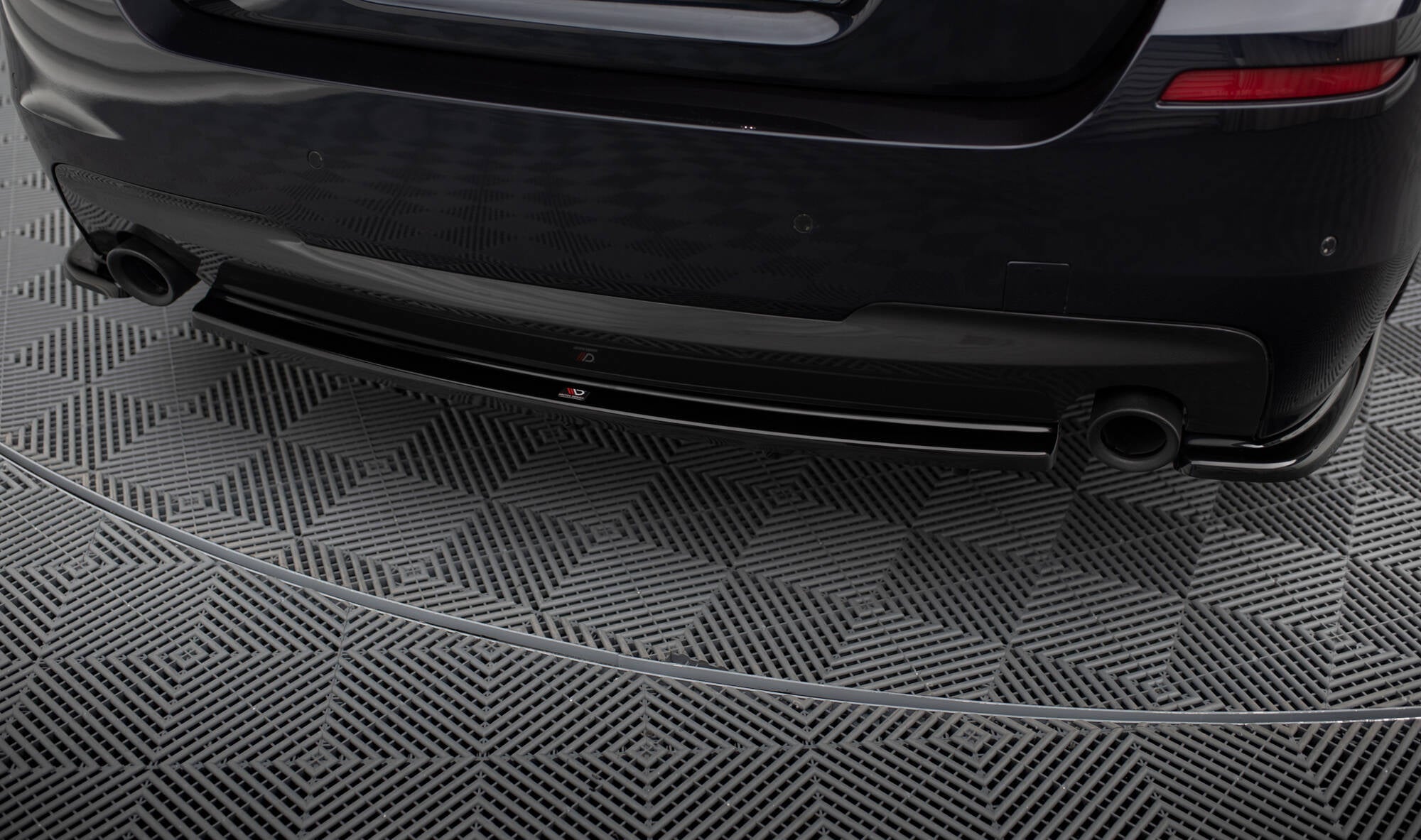 Maxton Design Heckansatz BMW 5er M-Paket Limousine/Touring F10/F11 (mit zwei Einzel Endstücken) schwarz Hochglanz für BMW 5er F10- F11