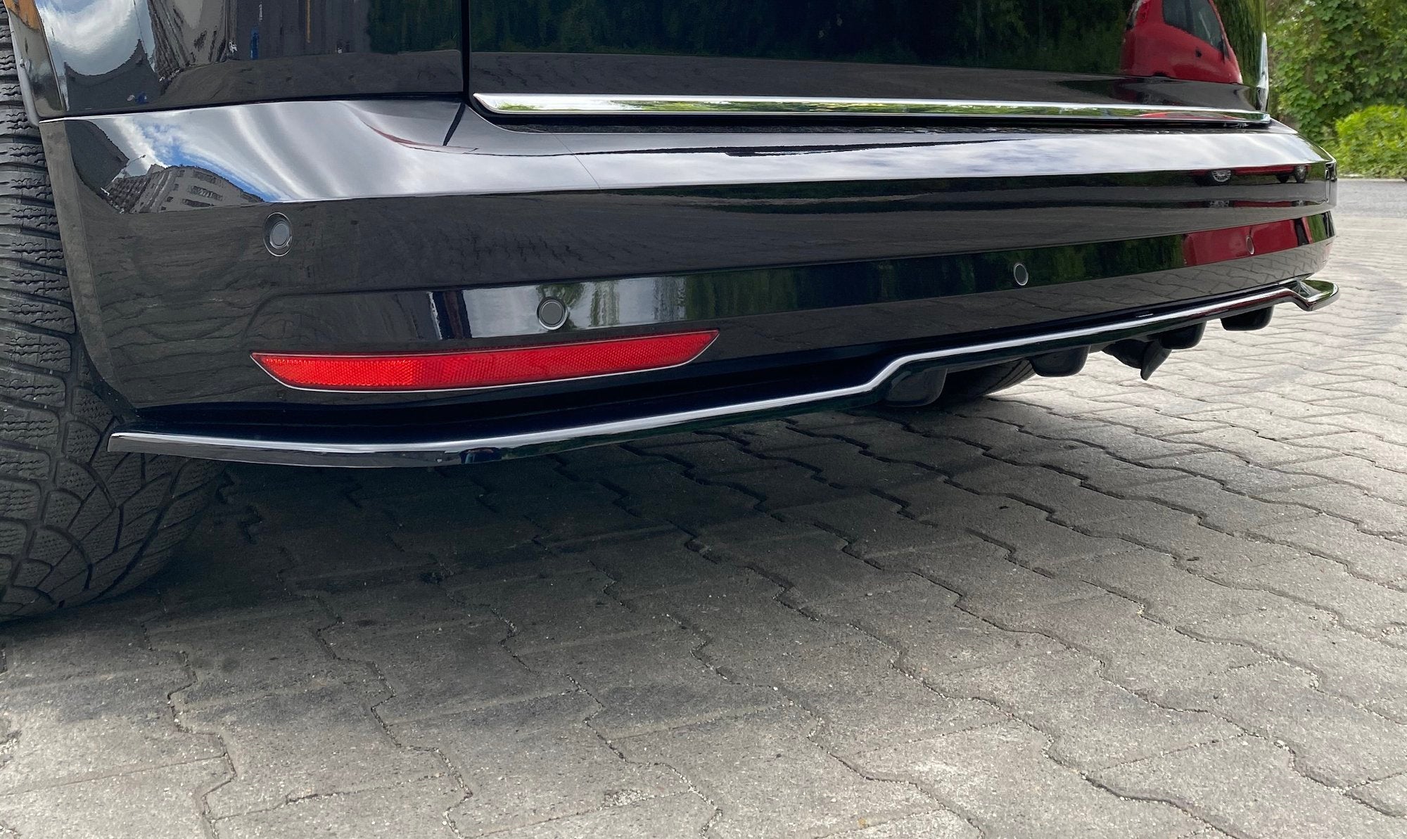 Maxton Design Street+ Mittlerer Diffusor RACE passend für VW Caddy Mk. 4 schwarz Hochglanz