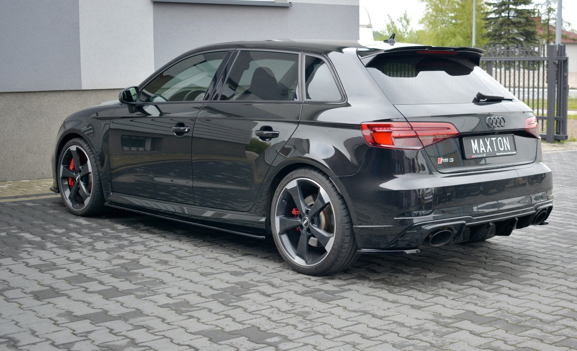 Maxton Design Street+ Seitenschweller Leisten passend für Audi RS3 Sportback 8V Facelift schwarz Hochglanz
