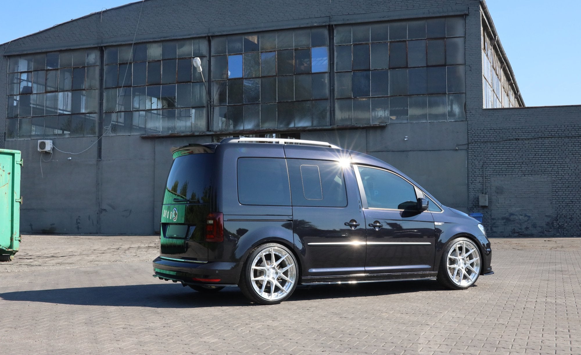 Maxton Design Street+ Seitenschweller Leisten passend für VW Caddy Mk. 4 schwarz Hochglanz