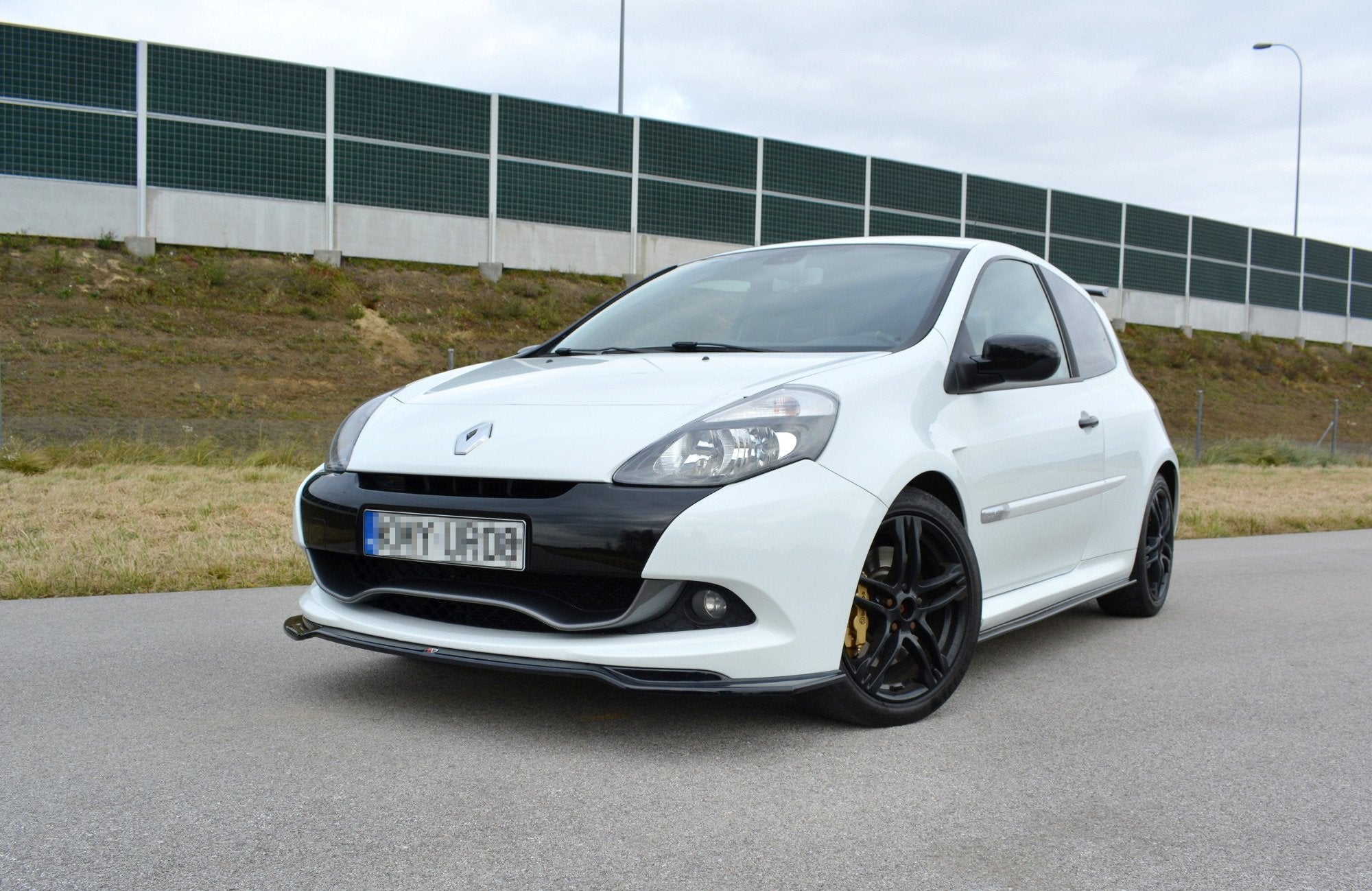 Maxton Design Street+ Spoilerlippe Front Ansatz V.1 passend für RENAULT CLIO MK3 RS FACELIFT schwarz Hochglanz