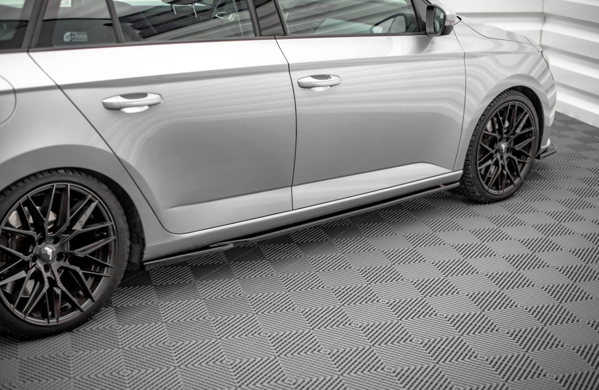 Maxton Design Street+ Seitenschweller Leisten passend für Skoda Fabia Mk3 schwarz Hochglanz