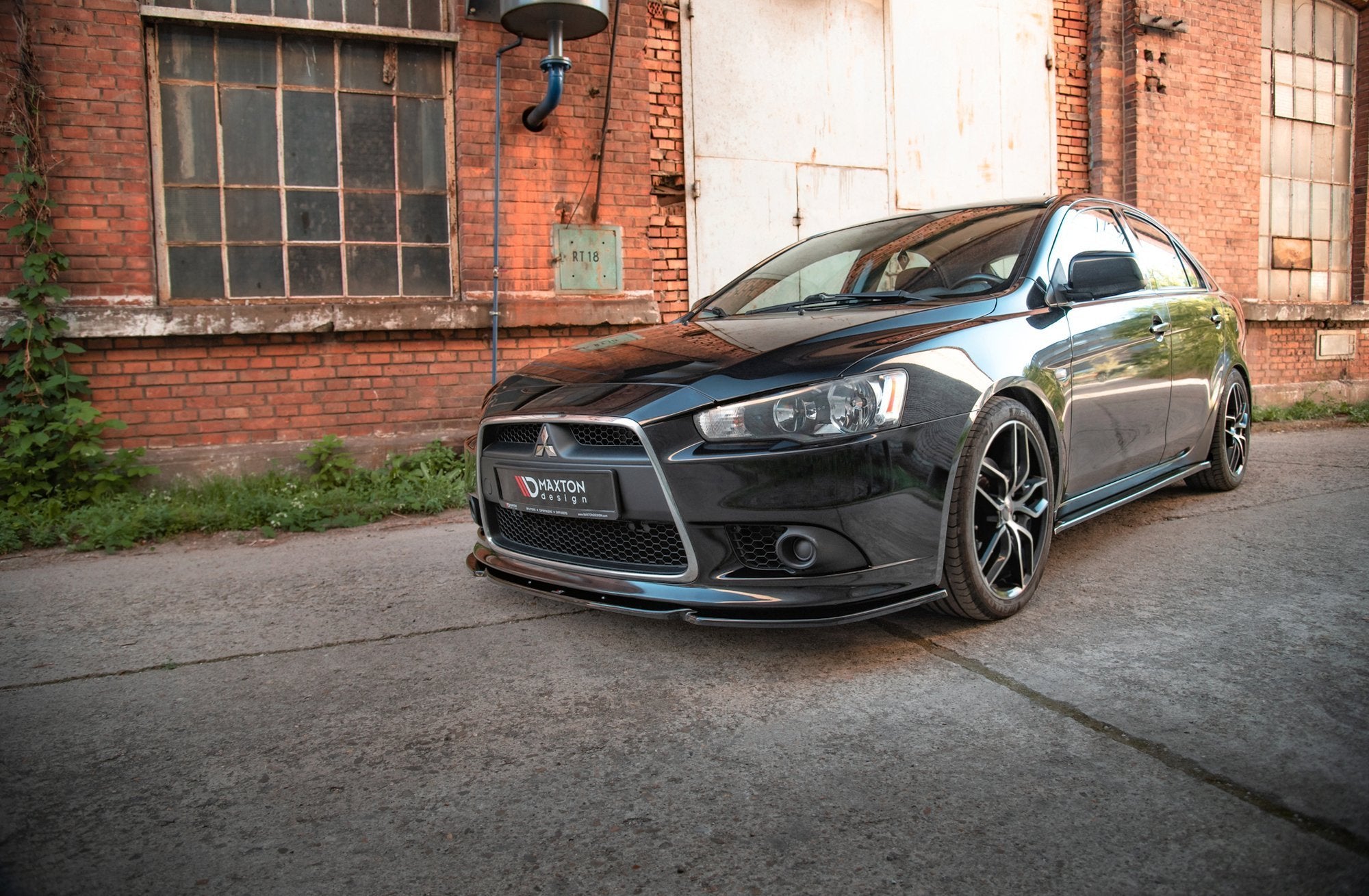 Maxton Design Street+ Spoilerlippe Front Ansatz passend für Mitsubishi Lancer Sportback Mk8 schwarz Hochglanz