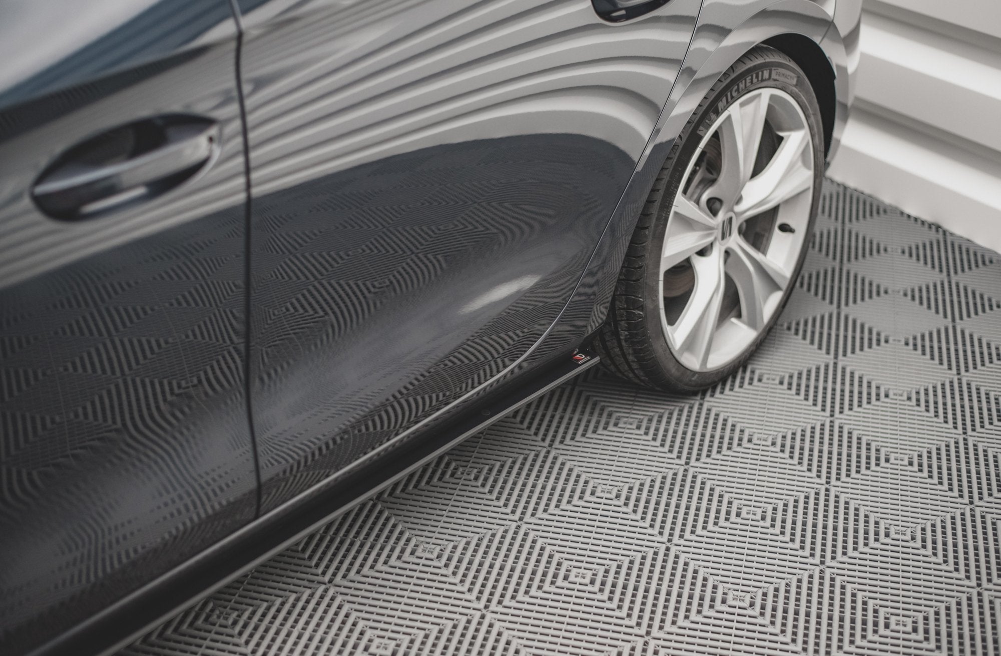 Maxton Design Street Pro Street+ Seitenschweller Leisten passend für Seat Leon FR Mk4