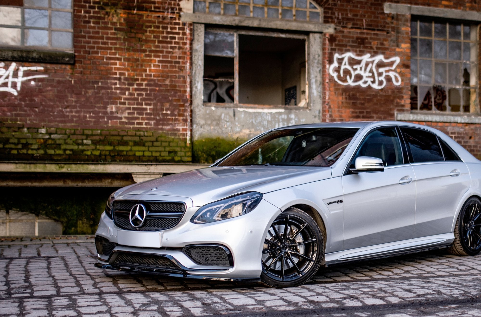 Maxton Design Street+ Seitenschweller Leisten passend für Mercedes-Benz E63 AMG / AMG-Line Limousine W212 Facelift schwarz Hochglanz