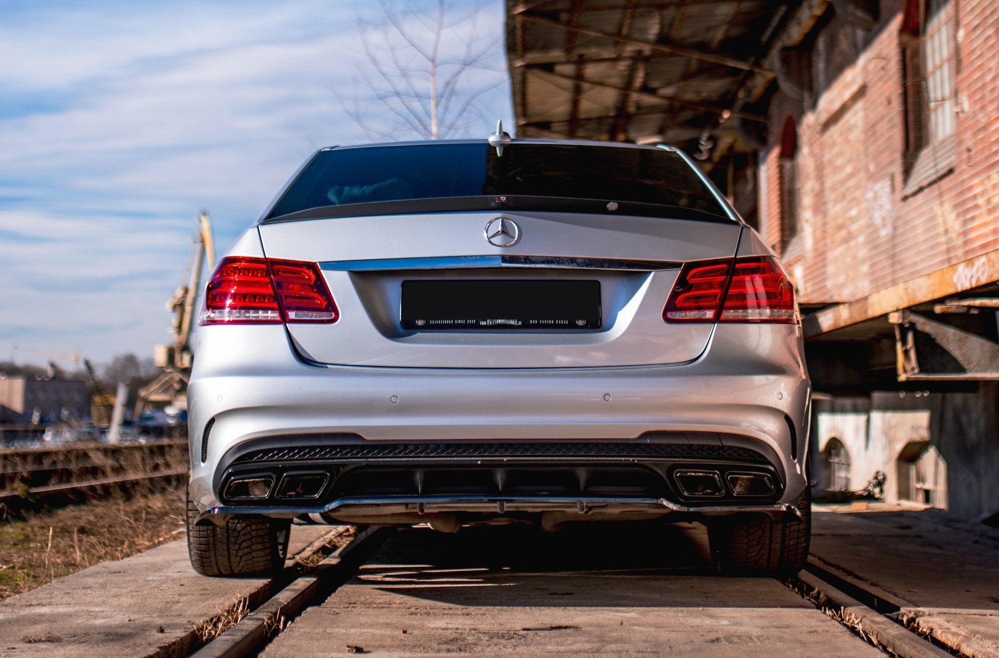 Maxton Design Spoiler CAP passend für Mercedes-Benz E63 AMG / AMG-Line / Standard Limousine W212 Facelift schwarz Hochglanz