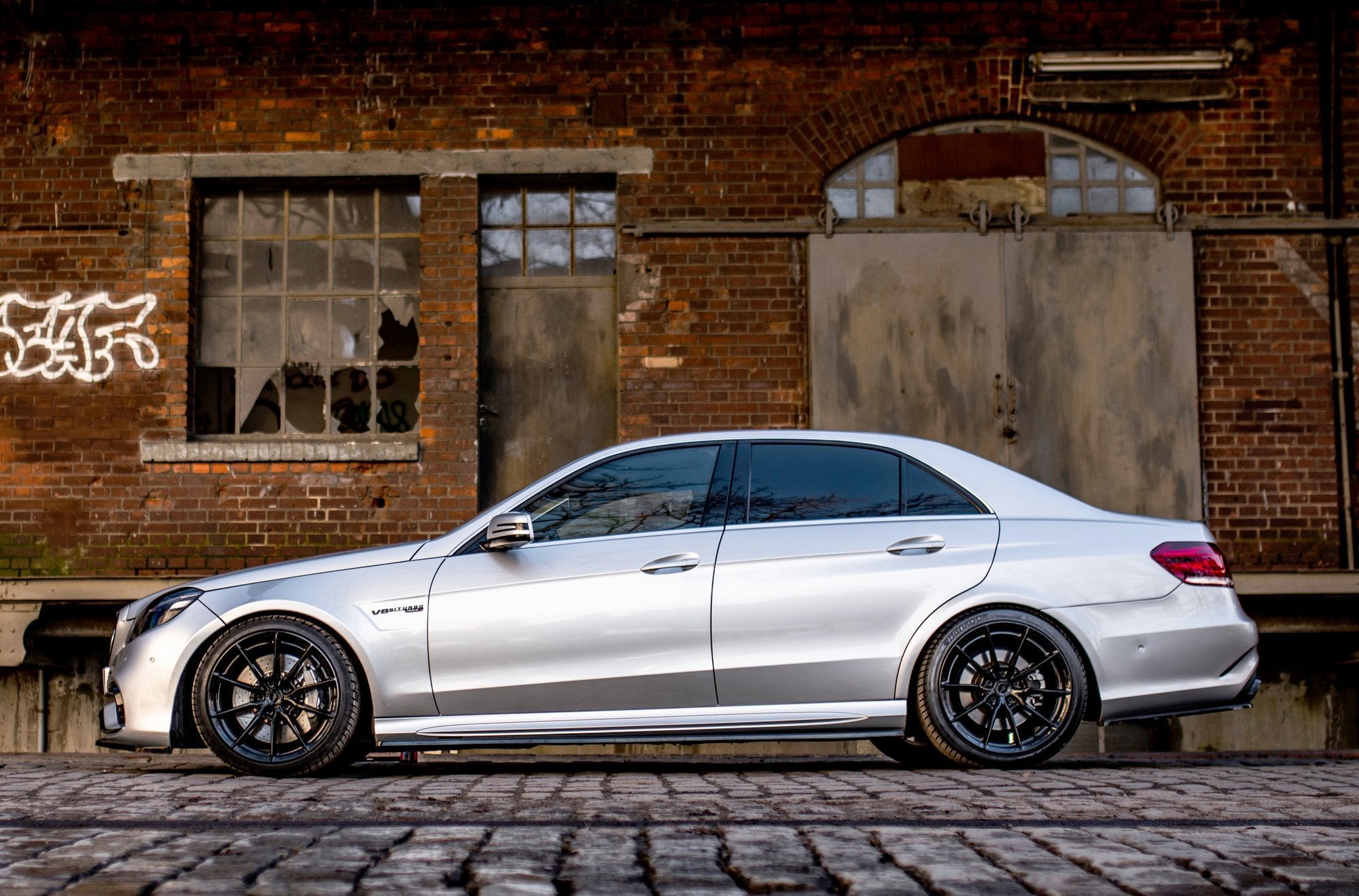 Maxton Design Street+ Seitenschweller Leisten passend für Mercedes-Benz E63 AMG / AMG-Line Limousine W212 Facelift schwarz Hochglanz