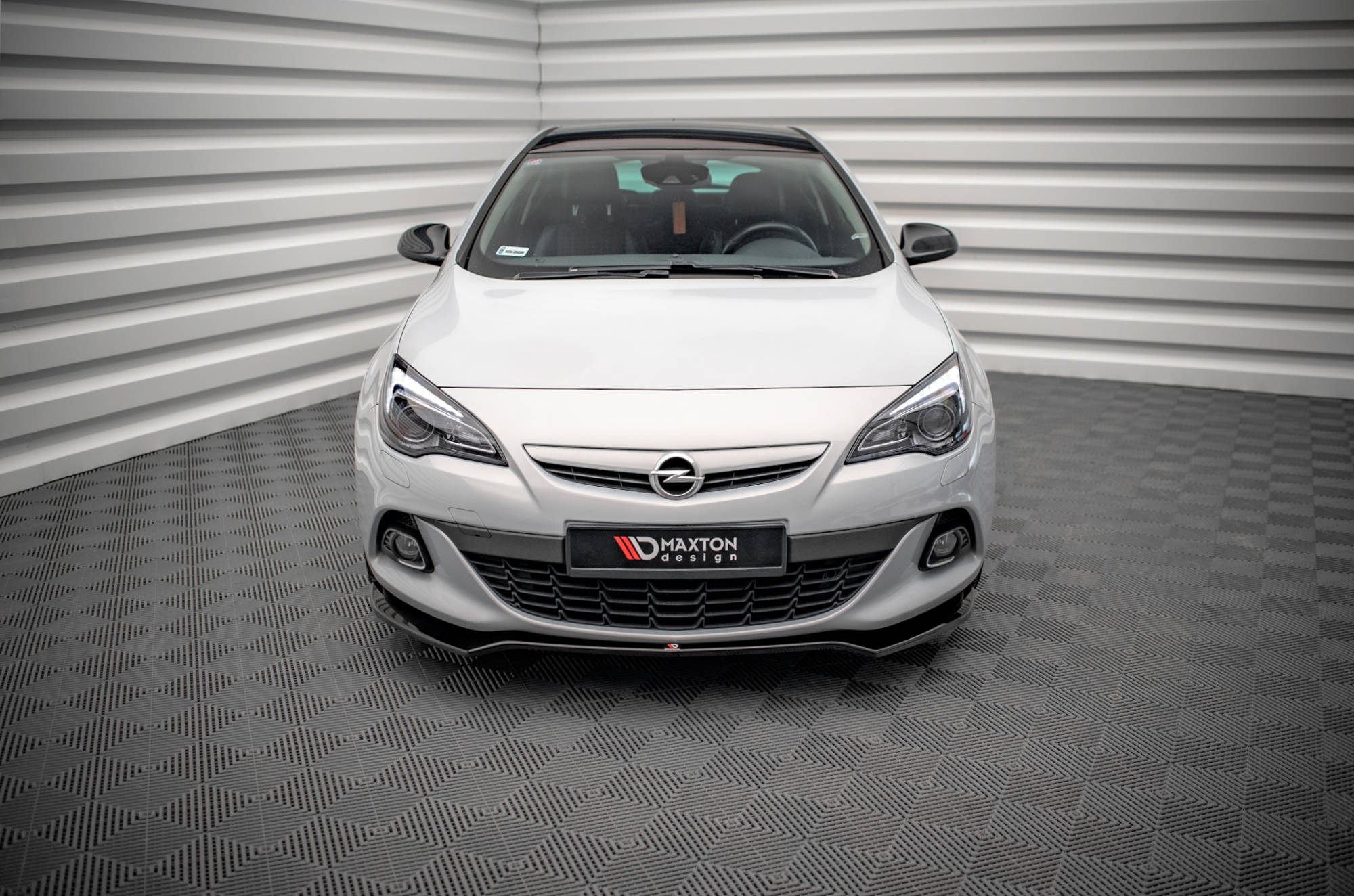 Maxton Design Street+ Spoilerlippe Front Ansatz V.2 passend für Opel Astra GTC OPC-Line J schwarz Hochglanz