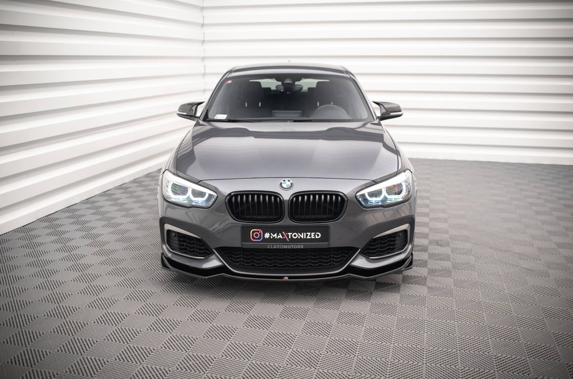 Maxton Design Street+ Spoilerlippe Front Ansatz V.2 passend für BMW 1er F20/F21 M-Power schwarz Hochglanz