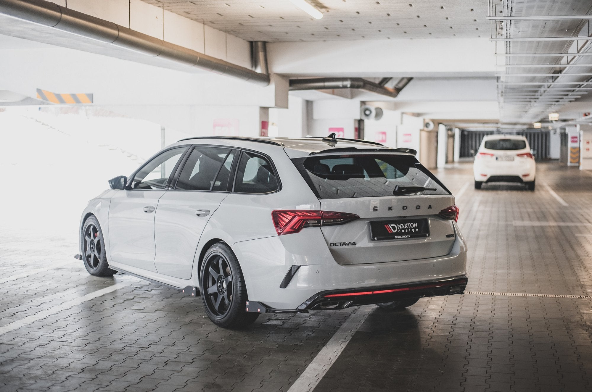Maxton Design Heck Ansatz Flaps Diffusor V.2 + Flaps passend für Skoda Octavia RS Combi / Liftback Mk4 / Mk4 Facelift