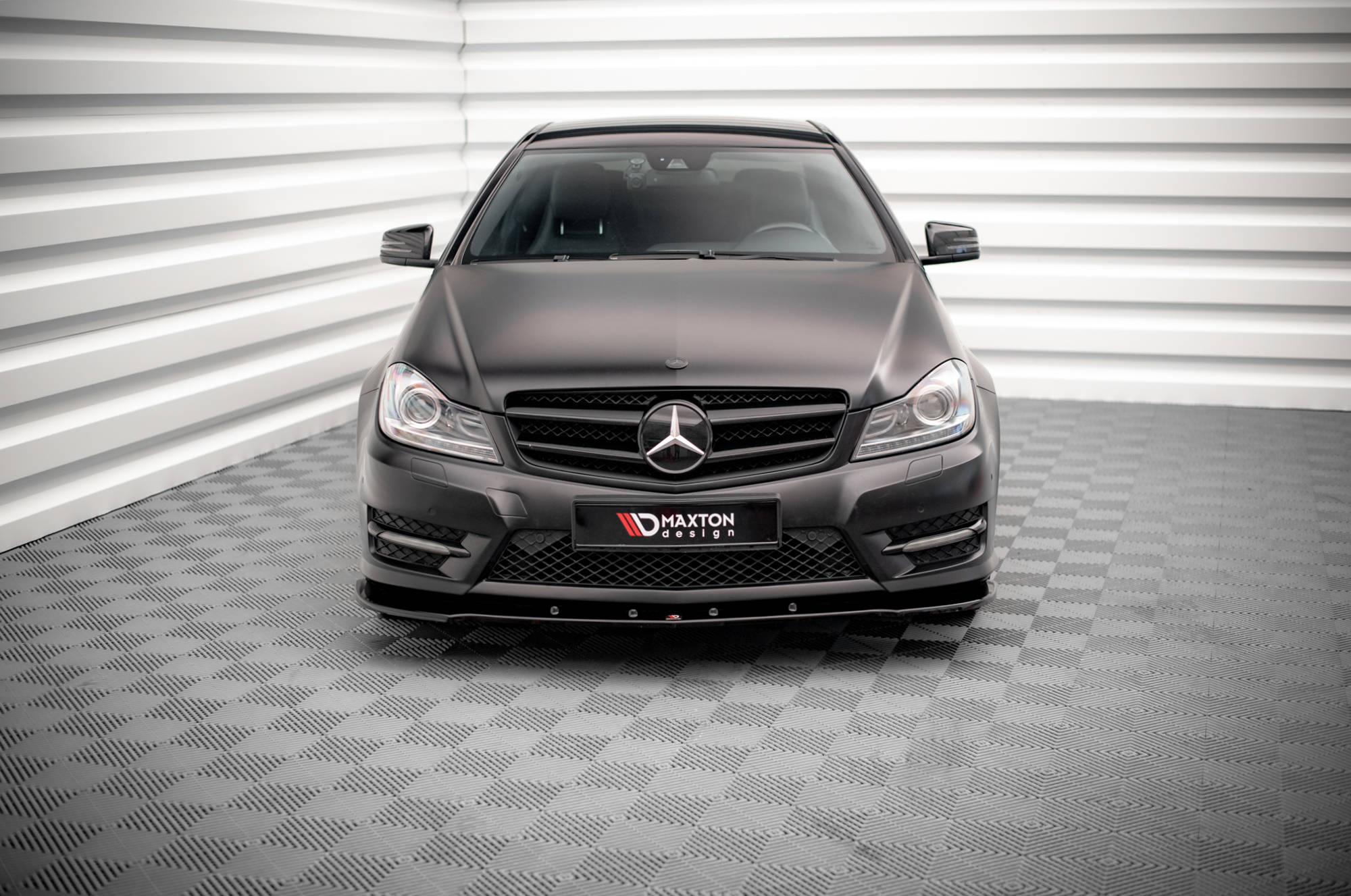 Maxton Design Street+ Spoilerlippe Front Ansatz V.2 passend für Mercedes-Benz C Coupe / Limousine / Kombi AMG-Line C204 / W204 Facelift / S204 Facelift schwarz Hochglanz