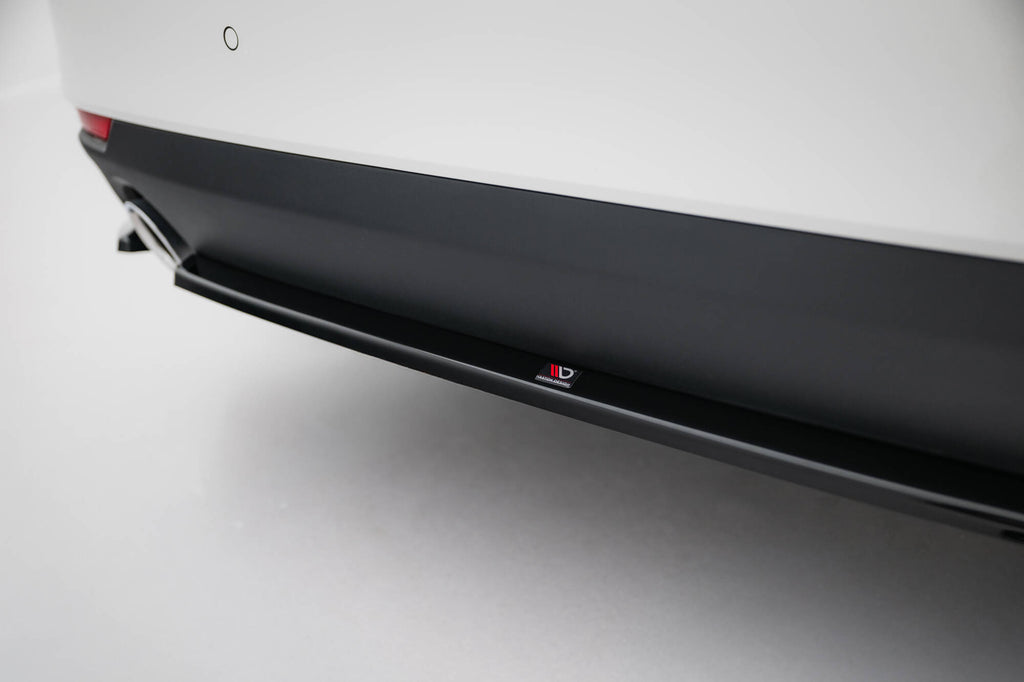 Maxton Design Mittlerer Diffusor Heck Ansatz passend für BMW 4er Coupe / Cabrio G22 / G23 schwarz Hochglanz