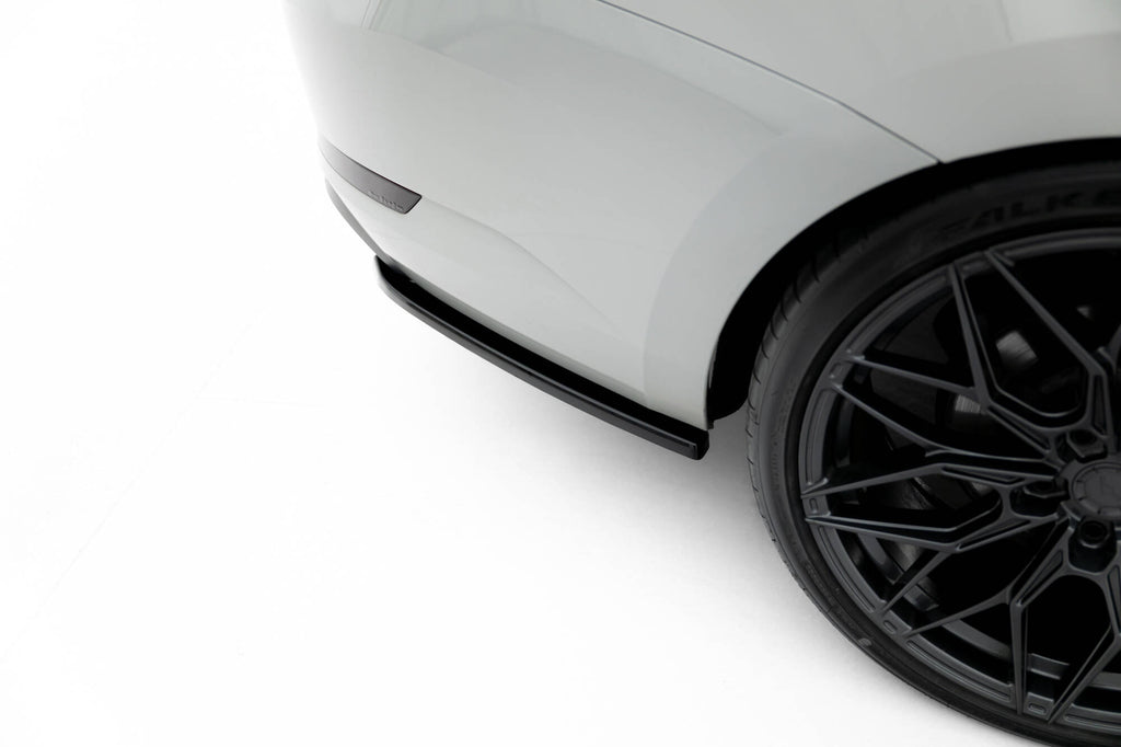 Maxton Design Heck Ansatz Flaps Diffusor V.2 passend für Skoda Superb Liftback / Combi Mk3 schwarz Hochglanz