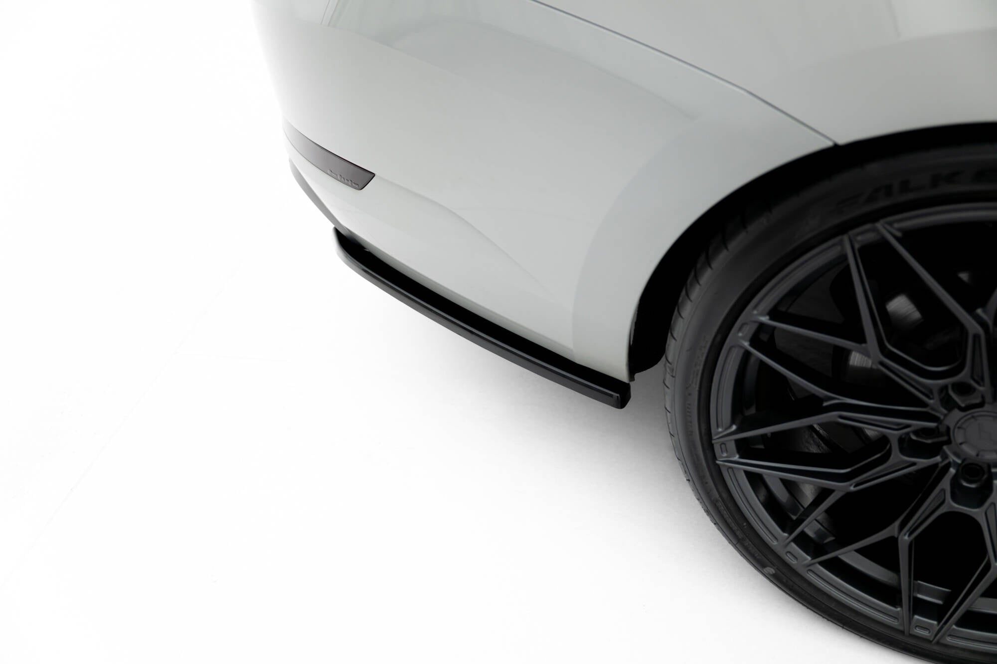 Maxton Design Heck Ansatz Flaps Diffusor V.2 passend für Skoda Superb Liftback / Combi Mk3 schwarz Hochglanz