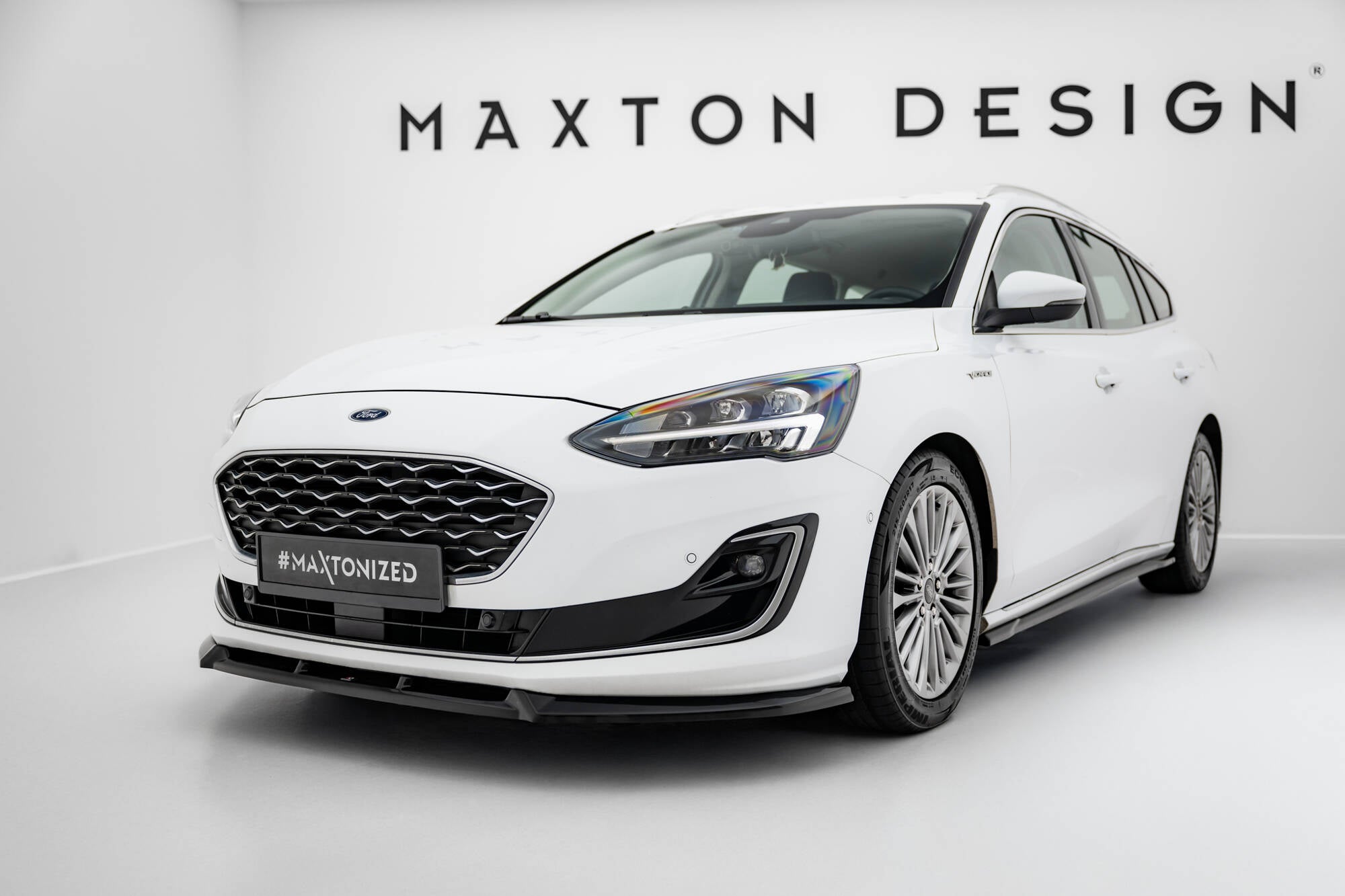 Maxton Design Street+ Spoilerlippe Front Ansatz V.2 passend für Ford Focus Vignale Mk4 schwarz Hochglanz