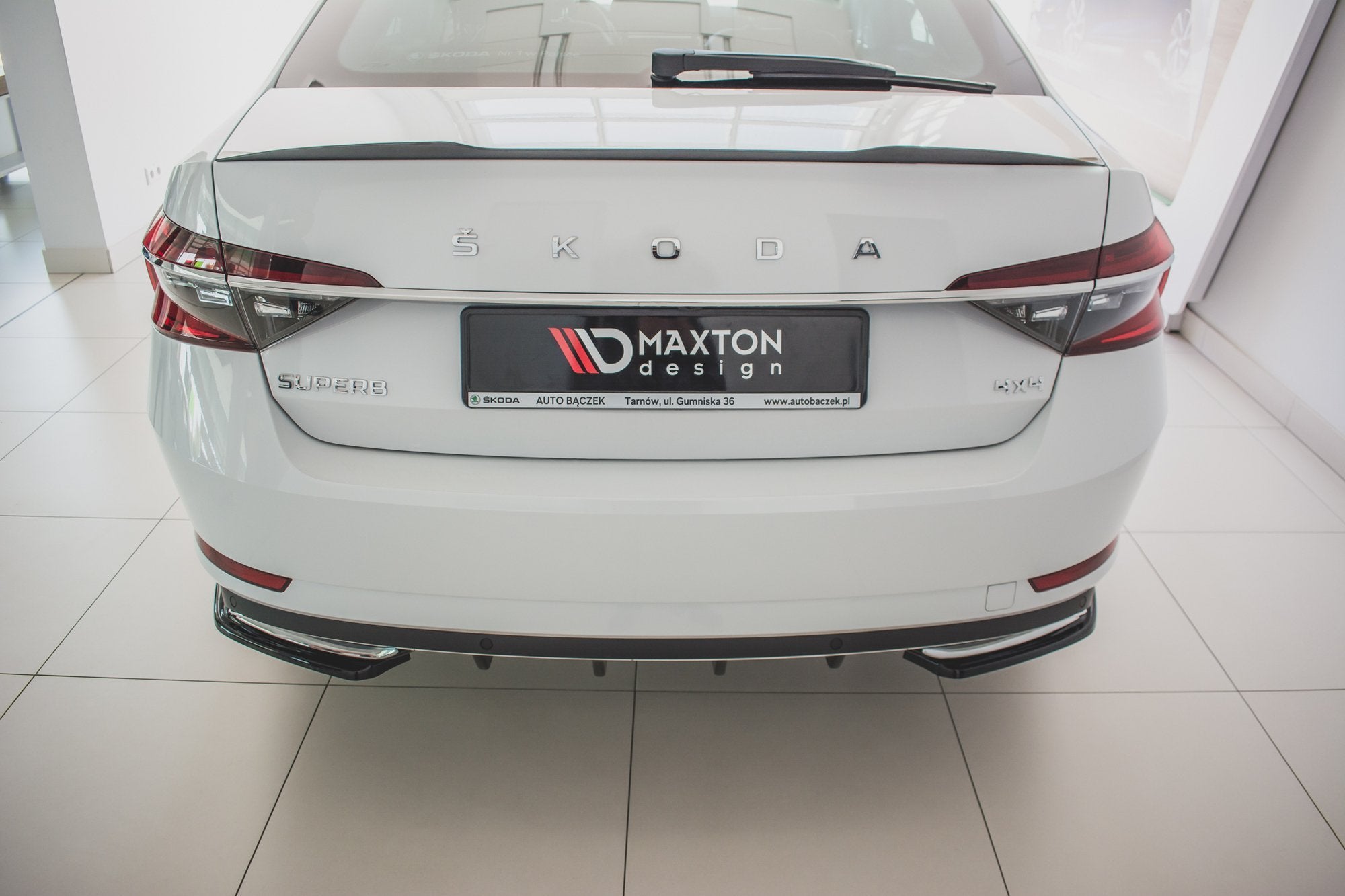 Maxton Design Heck Ansatz Flaps Diffusor passend für Skoda Superb Liftback / Combi Mk3 Facelift schwarz Hochglanz