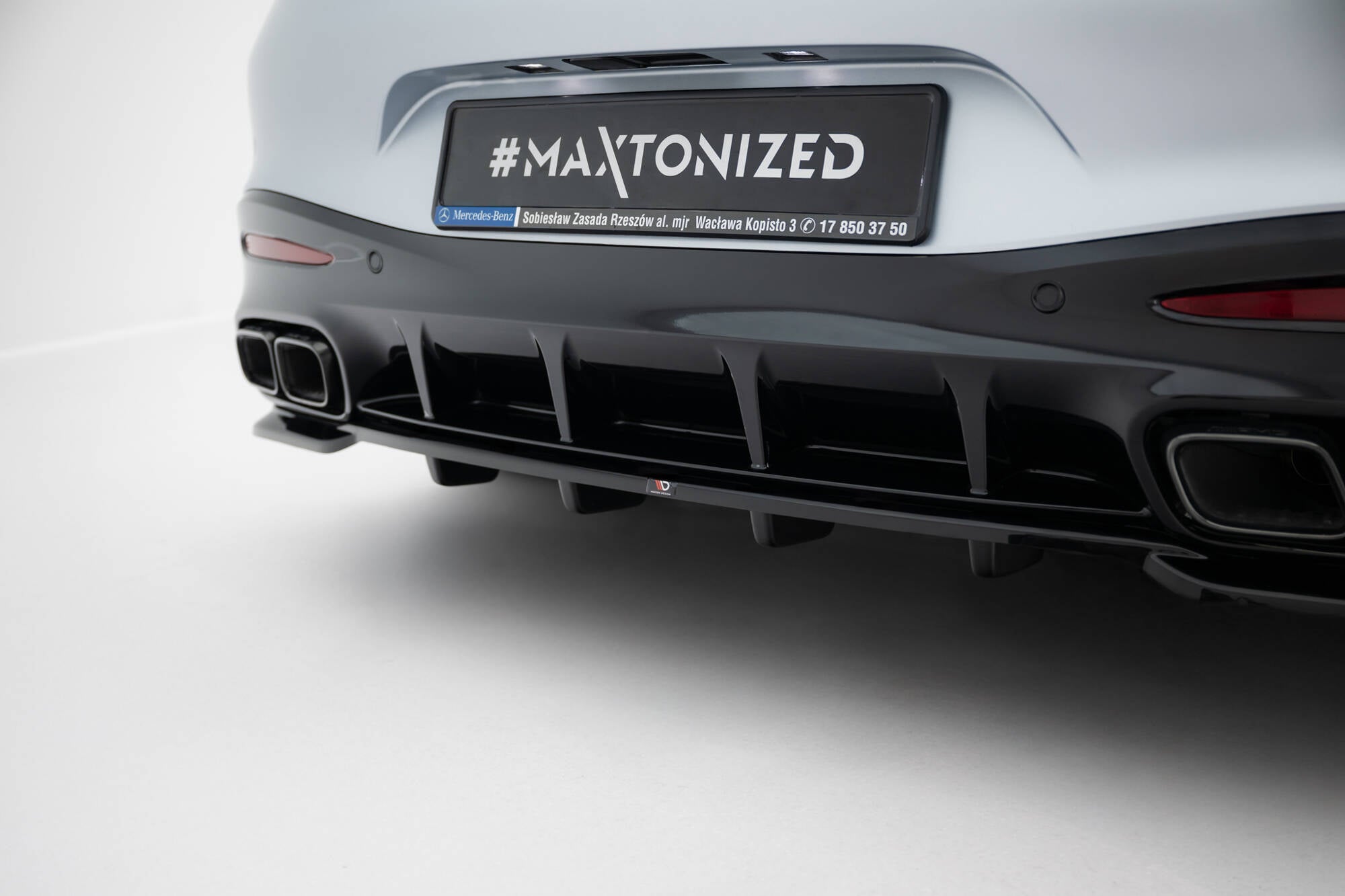 Maxton Design Street+ Mittlerer Diffusor RACE passend für V.1 Mercedes-AMG GT 63 / 55 / 63 S E Performance C192 schwarz Hochglanz