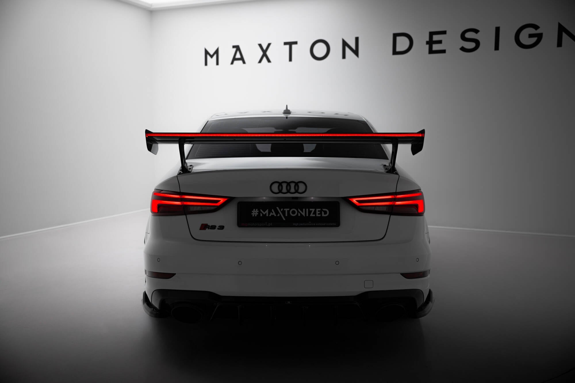 Maxton Design Carbon Spoiler With External Brackets Uprights + LED Audi A3 / A3 S-Line / S3 / RS3 Limousine 8V / 8V Facelift für Audi A3