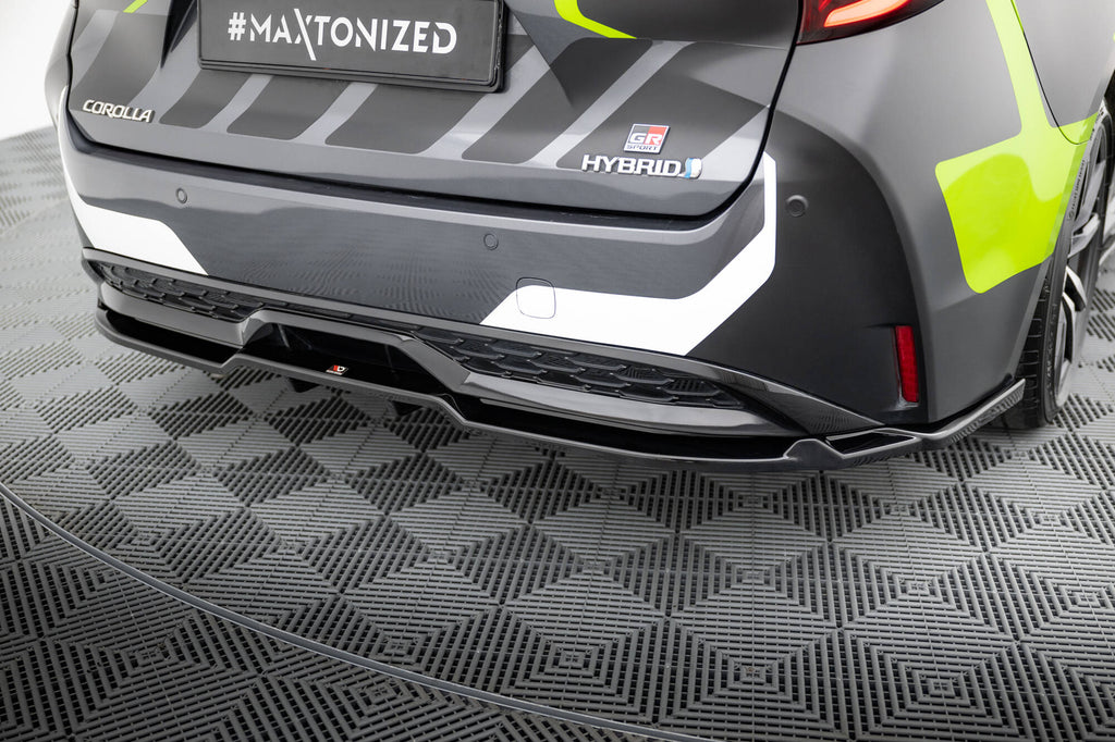 Maxton Design Street+ Mittlerer Diffusor RACE passend für Toyota Corolla GR Sport Touring Sports XII schwarz Hochglanz