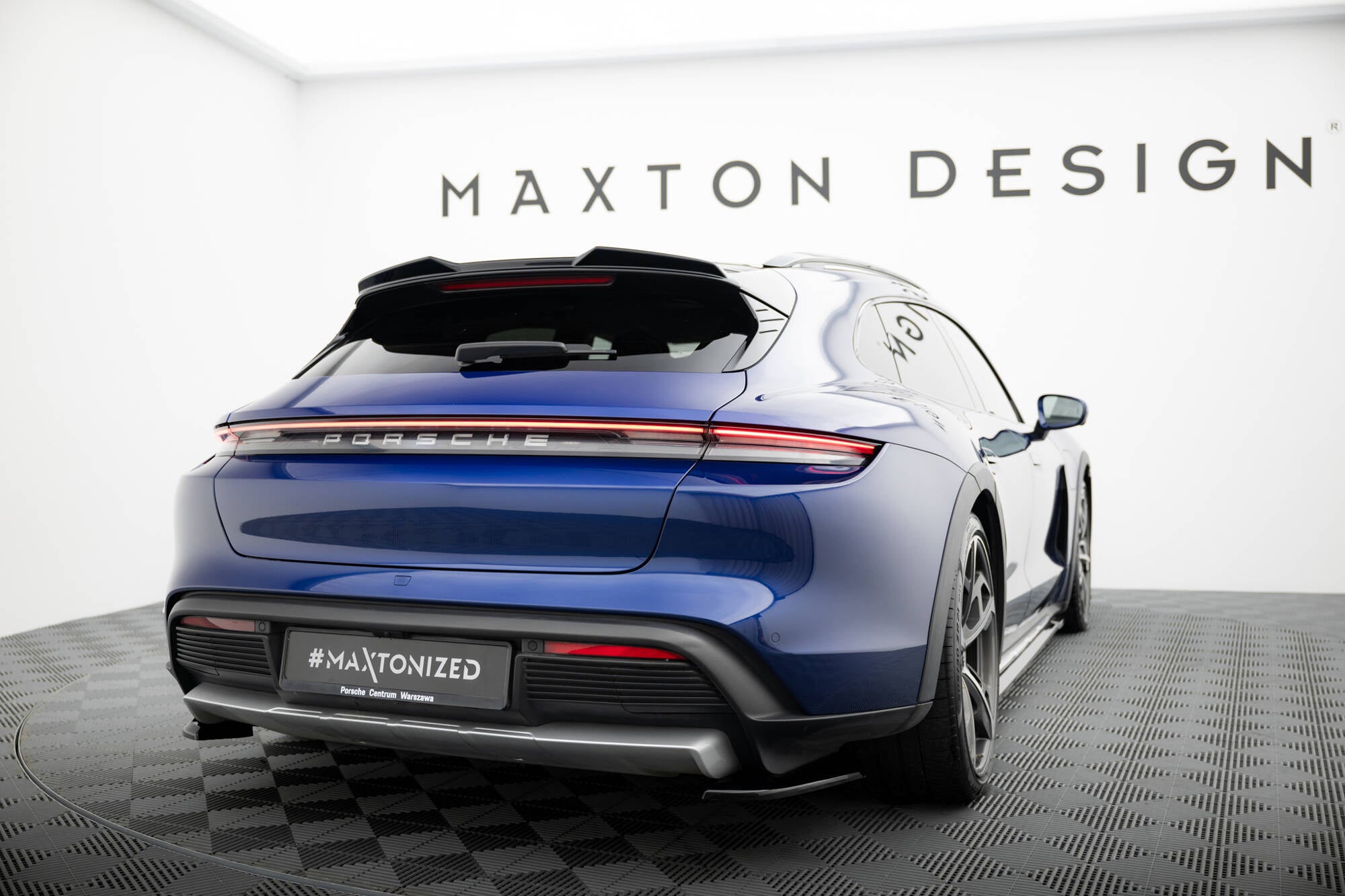 Maxton Design Spoiler CAP 3D passend für Porsche Taycan Cross Turismo 4S schwarz Hochglanz