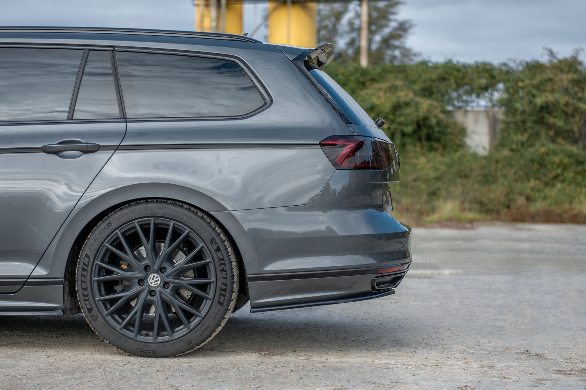 Maxton Design Heck Ansatz Flaps Diffusor passend für VW Passat R-Line B8 schwarz Hochglanz