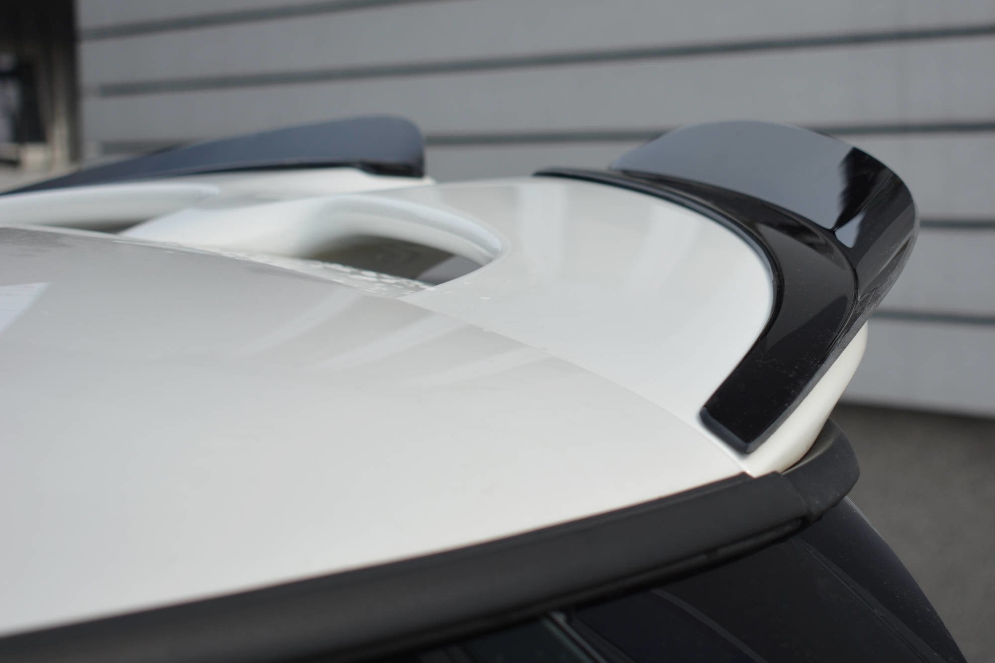 Maxton Design Spoiler CAP V.1 passend für Mini Cooper S John Cooper Works F56 / F56 Facelift schwarz Hochglanz