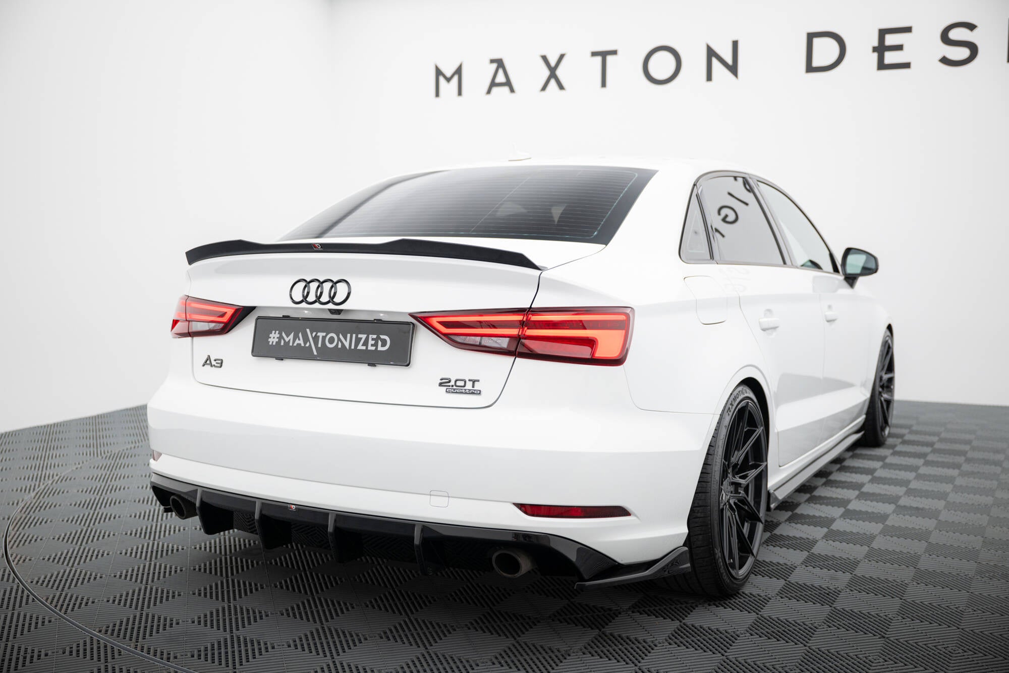 Maxton Design Diffusor Heck Ansatz passend für Audi A3 Limousine 8V Facelift (Einzelauspuff li. re.)