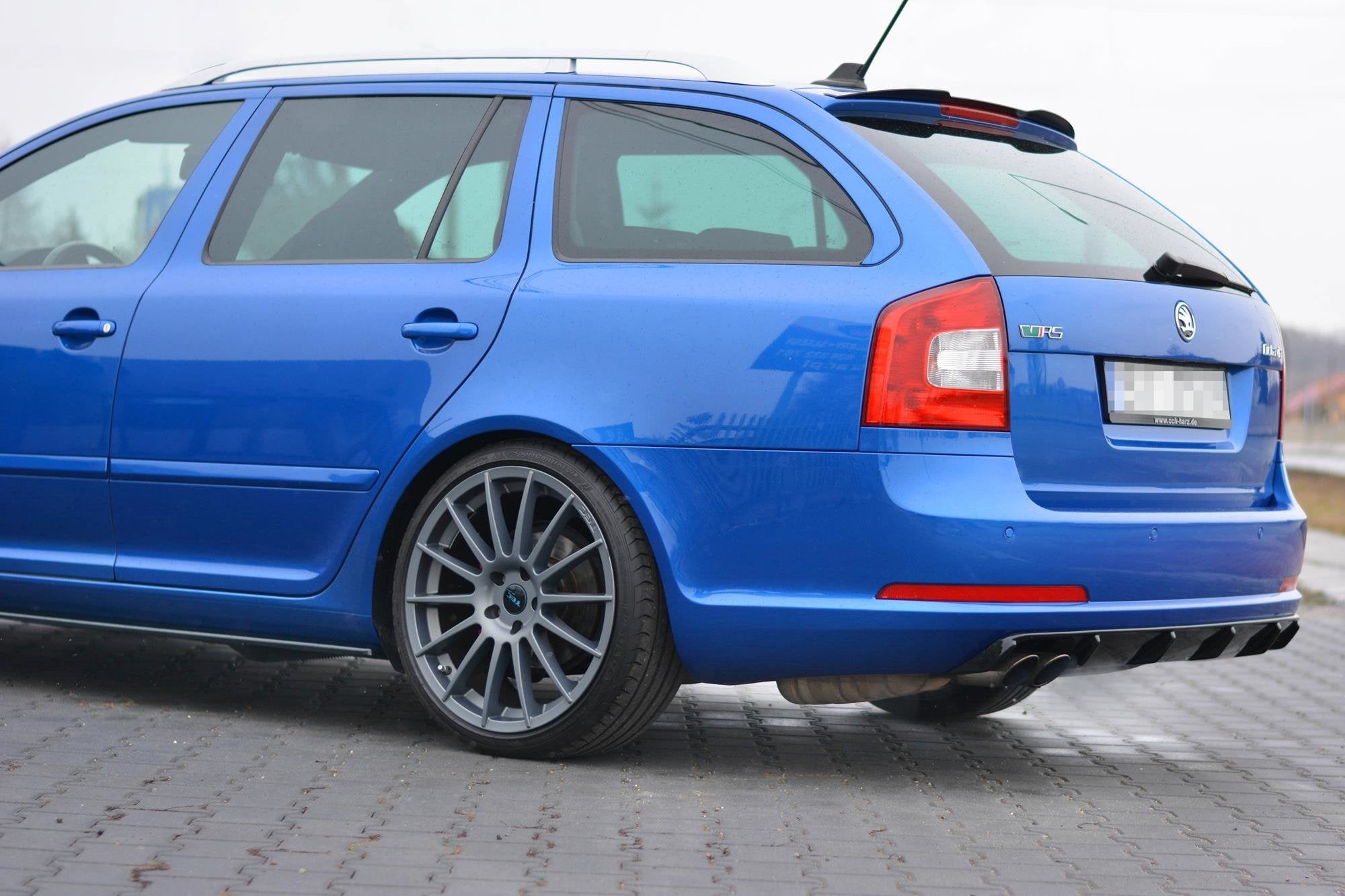Maxton Design Spoiler CAP passend für Skoda Octavia RS Mk2 / Mk2 FL Combi schwarz Hochglanz