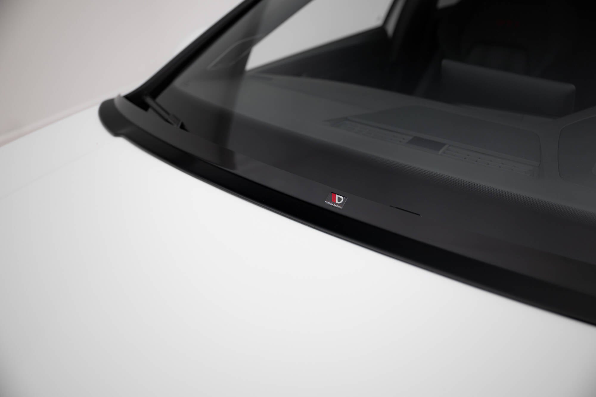 Maxton Design Verlängerung motorhaube VW Golf Mk8 schwarz Hochglanz für Volkswagen Golf Mk8