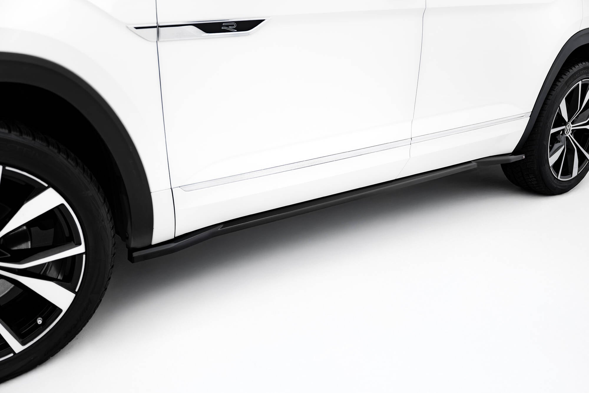 Maxton Design Street+ Seitenschweller Leisten passend für VW Atlas R-Line Mk1 Facelift 2 schwarz Hochglanz