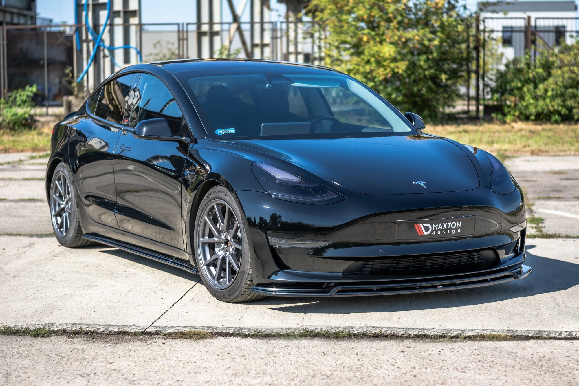 Maxton Design Street+ Spoilerlippe Front Ansatz V.2 passend für Tesla Model 3 schwarz Hochglanz