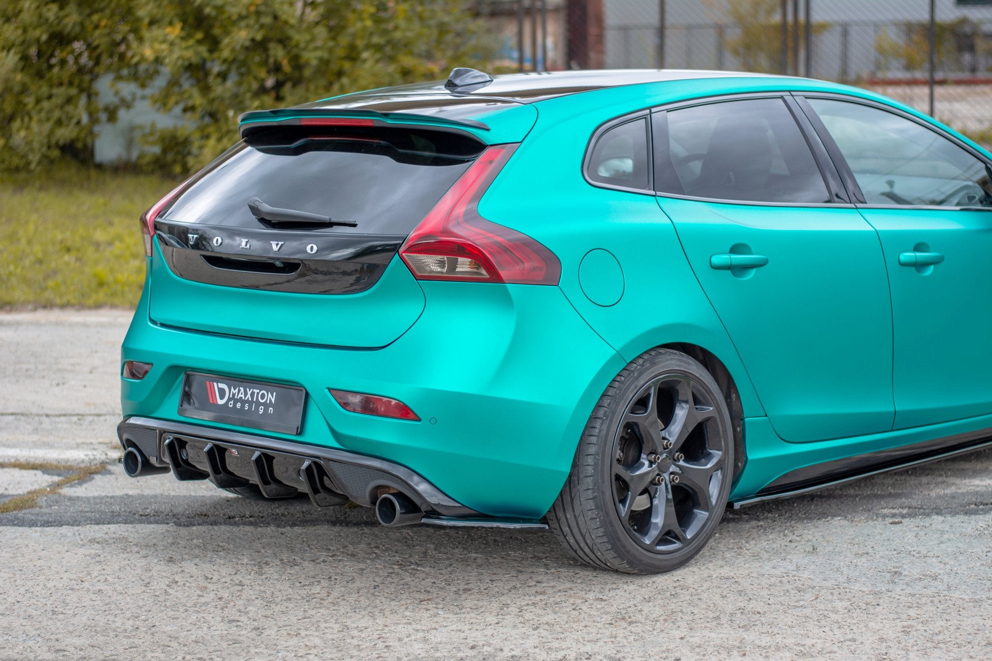 Maxton Design Heck Ansatz Flaps Diffusor passend für Volvo V40 R-design schwarz Hochglanz