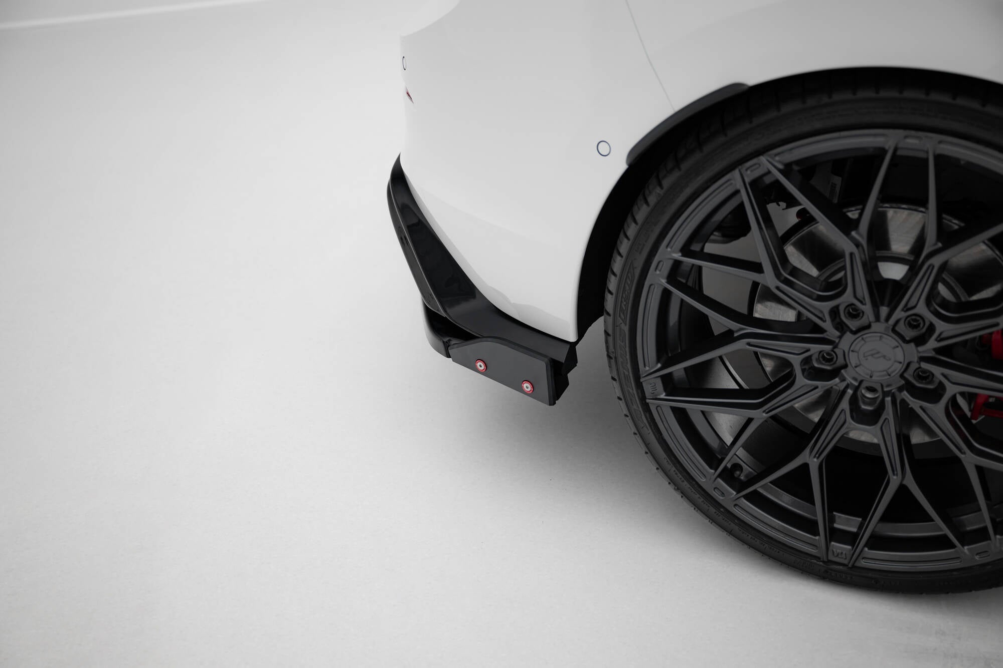 Maxton Design Heck Ansatz Flaps Diffusor V.4 + Flaps passend für VW Golf GTI / GTE Mk8