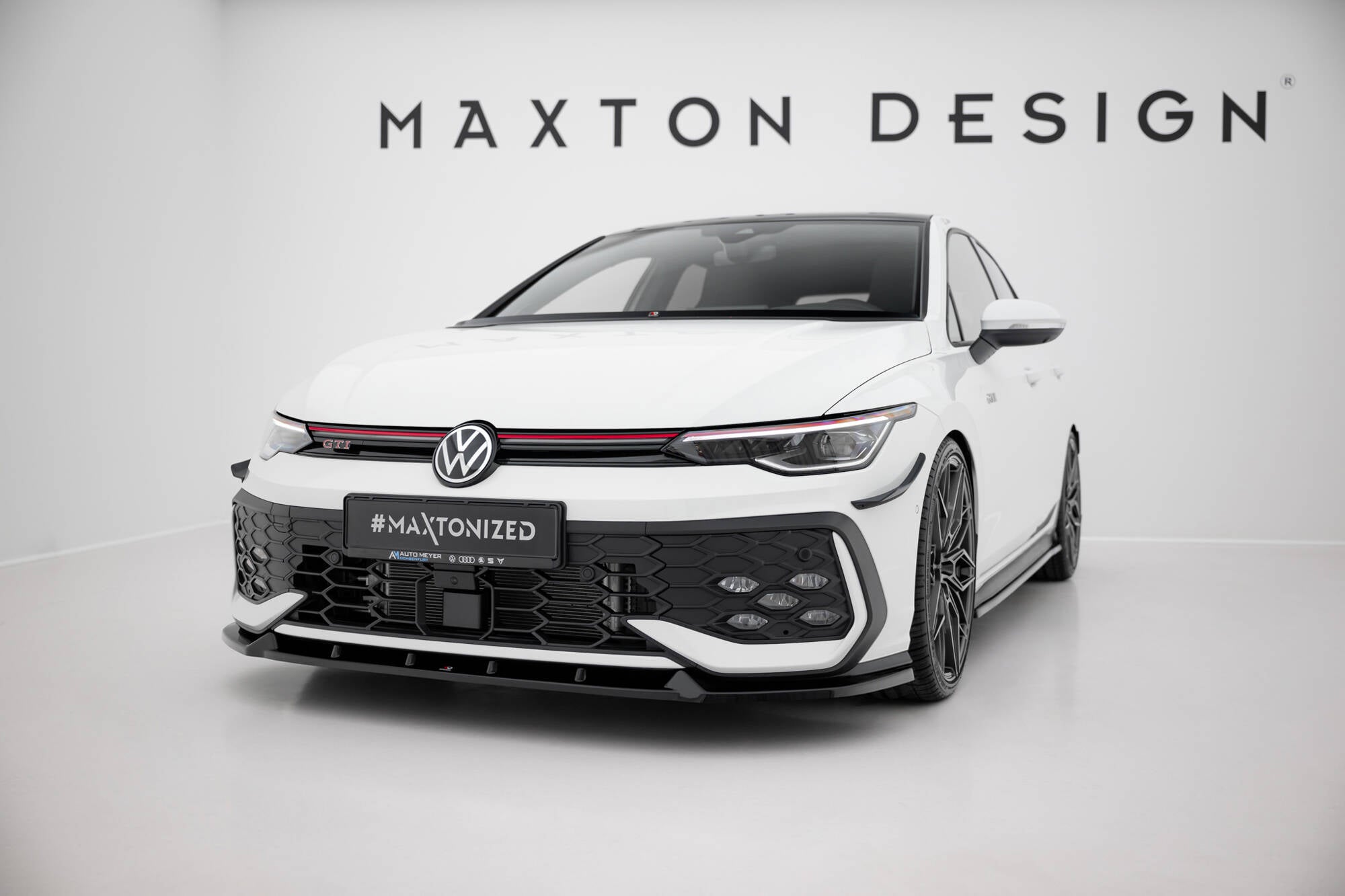 Maxton Design Street+ Spoilerlippe Front Ansatz V.2 passend für VW Golf GTI / GTE / R-Line Mk8 Facelift schwarz Hochglanz