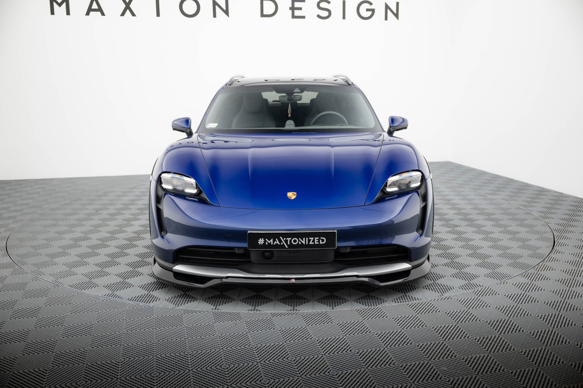 Maxton Design Street+ Spoilerlippe Front Ansatz passend für Porsche Taycan Cross Turismo 4S schwarz Hochglanz