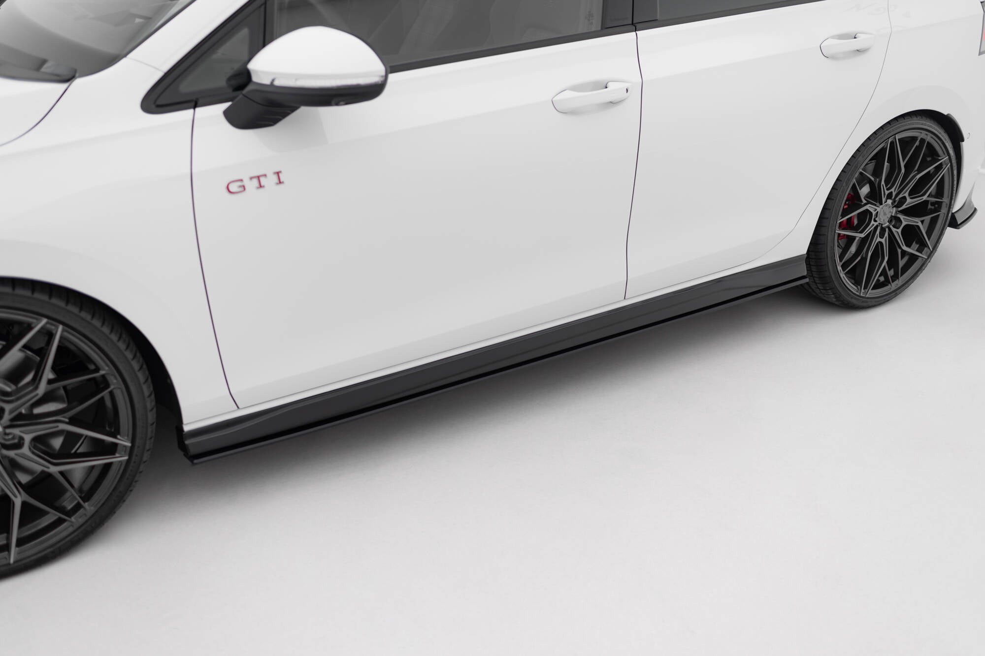 Maxton Design Street Pro Street+ Seitenschweller Leisten V.2 passend für VW Golf GTI / GTE / GTI Clubsport / R-Line Mk8