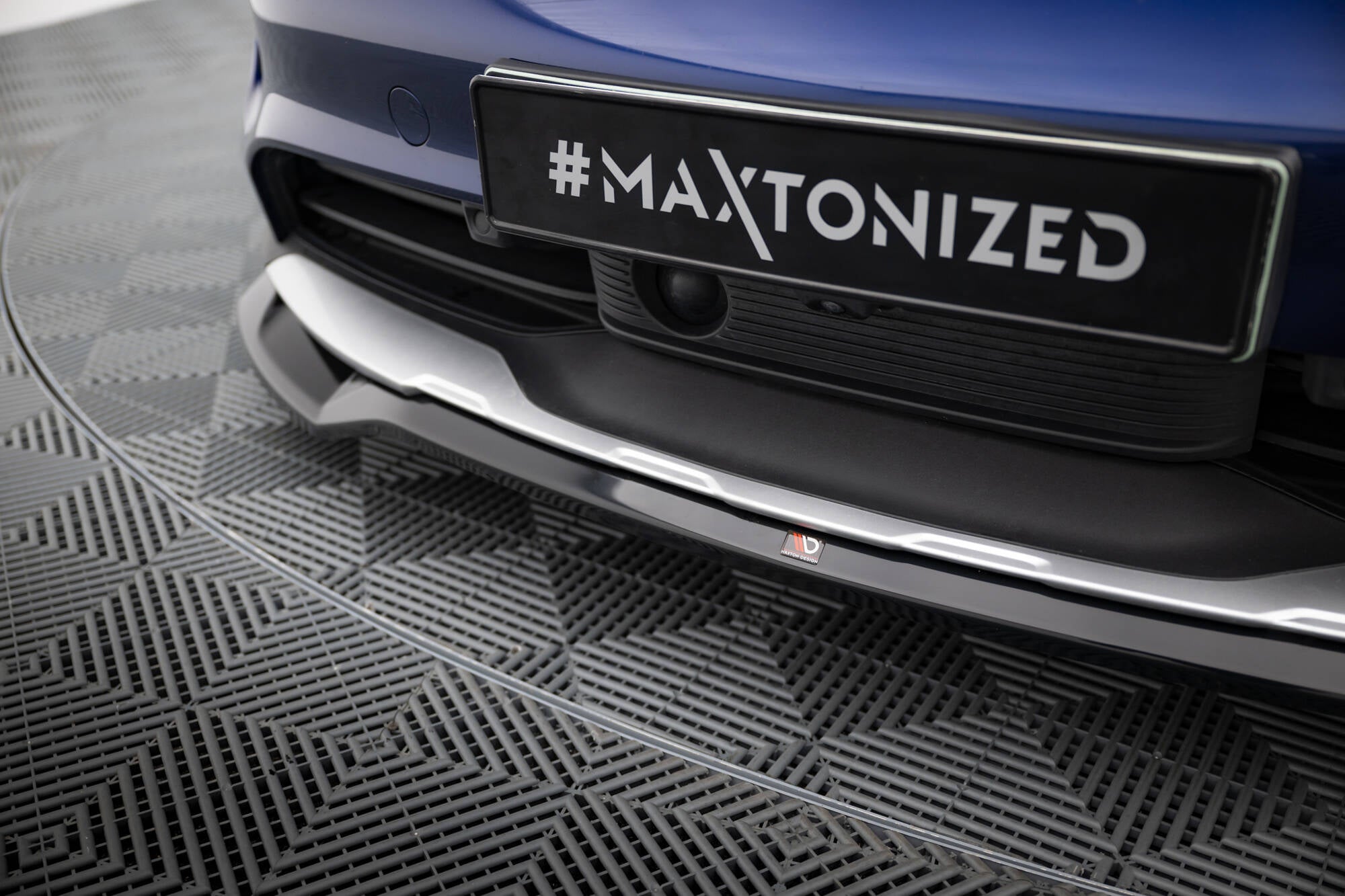 Maxton Design Street+ Spoilerlippe Front Ansatz passend für Porsche Taycan Cross Turismo 4S schwarz Hochglanz