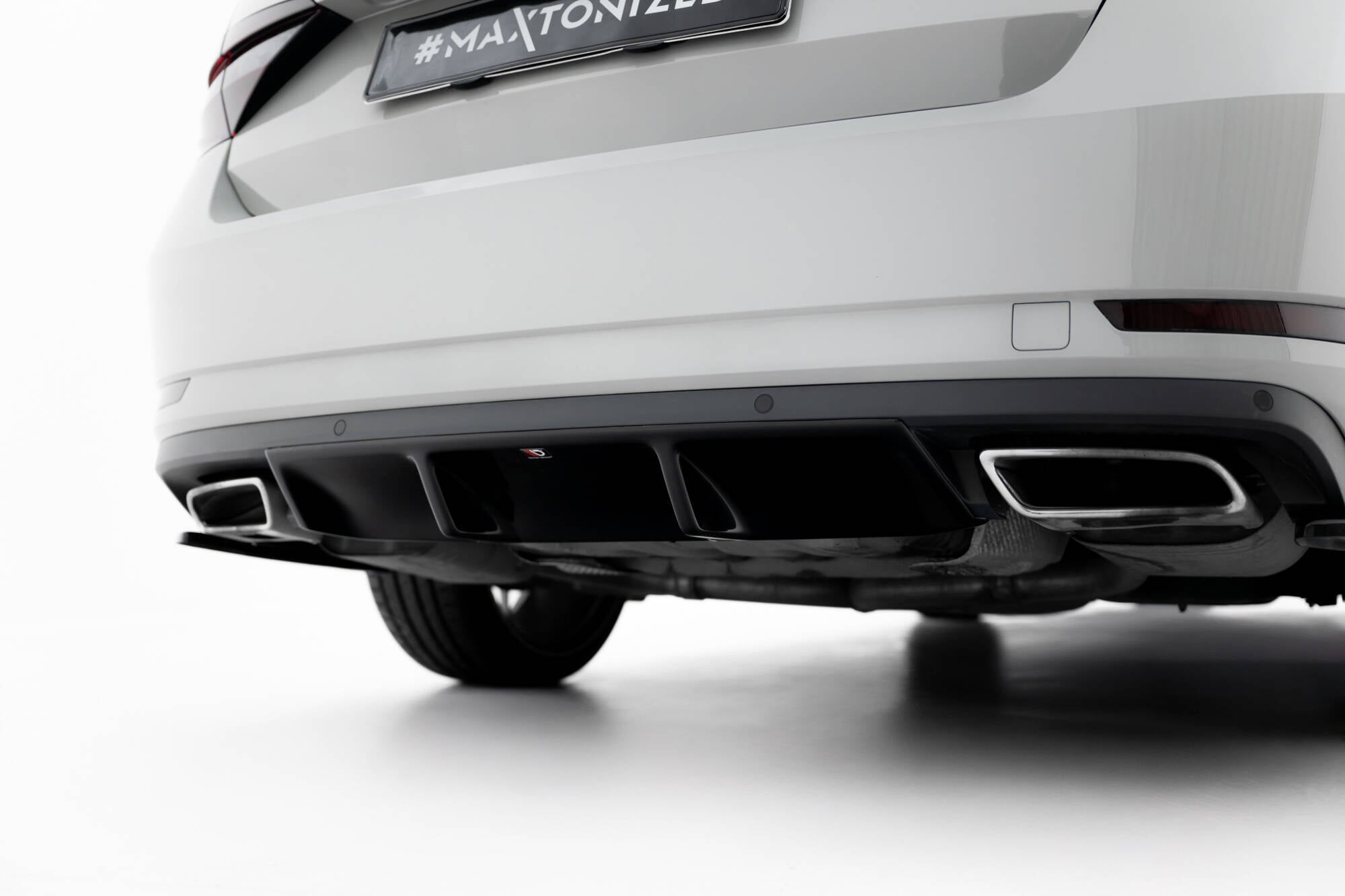 Maxton Design Diffusor Heck Ansatz V.1 passend für Skoda Superb Liftback / Combi Mk3 schwarz Hochglanz