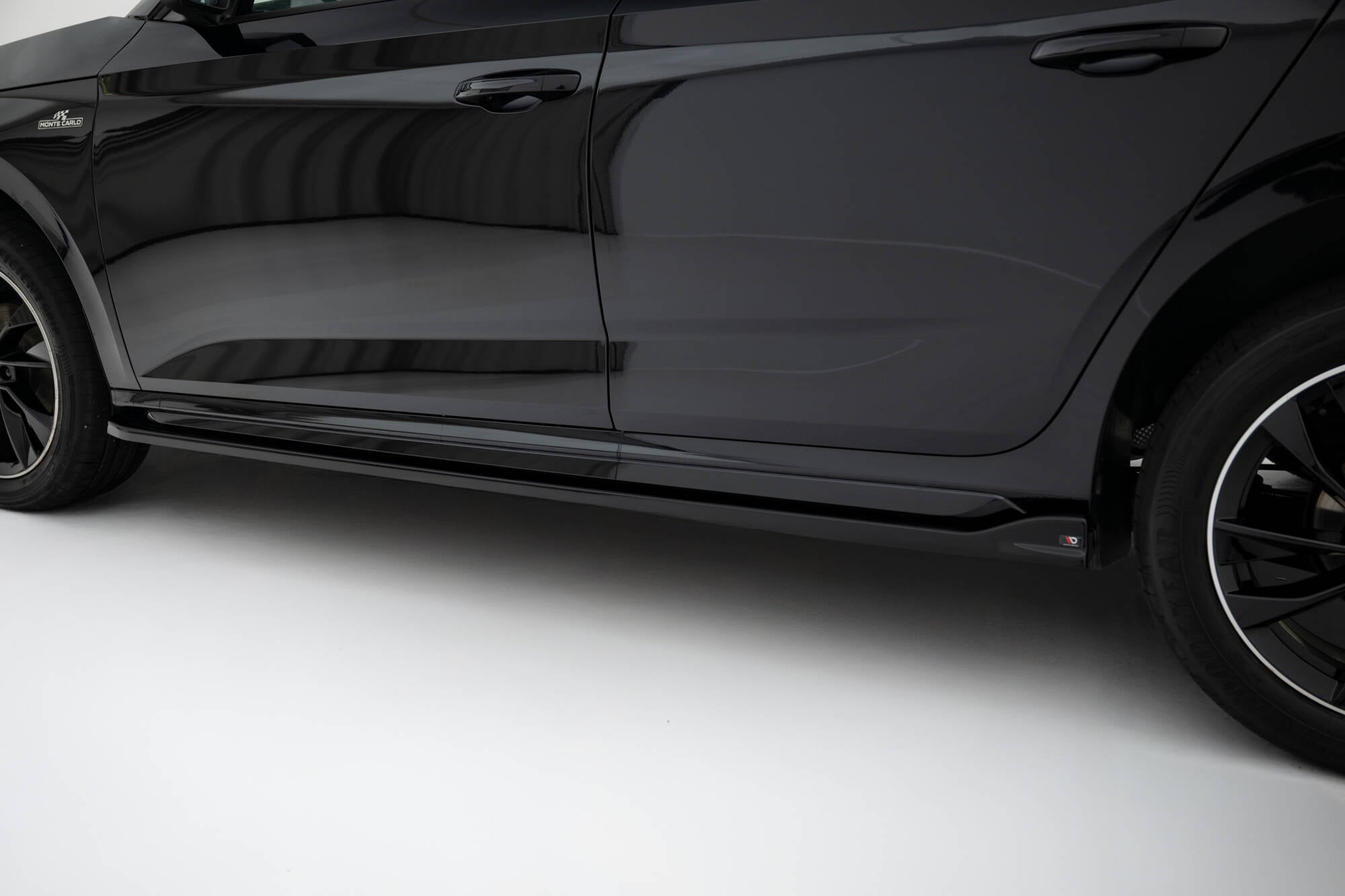 Maxton Design Street+ Seitenschweller Leisten passend für Skoda Kamiq Monte Carlo Mk1 Facelift schwarz Hochglanz