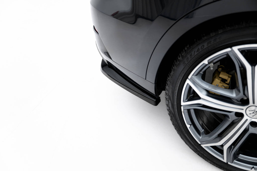 Maxton Design Street+ Mittlerer Diffusor RACE passend für Maserati Levante GT Mk1 Facelift schwarz Hochglanz
