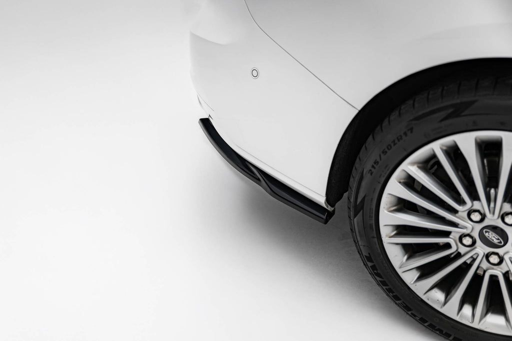 Maxton Design Heck Ansatz Flaps Diffusor passend für Ford Focus Vignale Kombi Mk4 schwarz Hochglanz