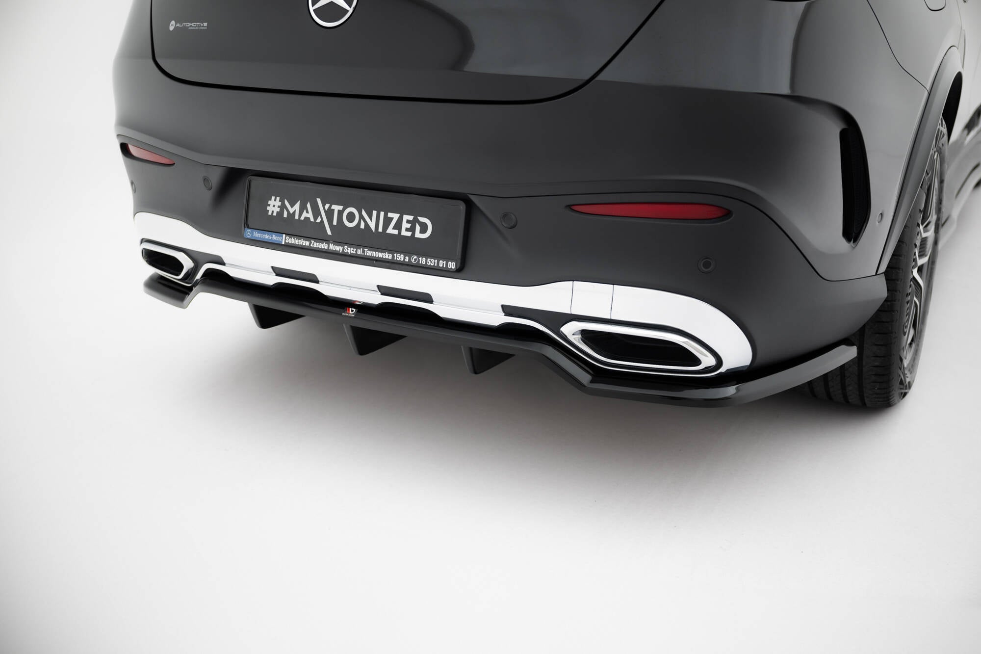 Maxton Design Street+ Mittlerer Diffusor RACE passend für Mercedes-Benz GLC Coupe AMG-Line C254 schwarz Hochglanz